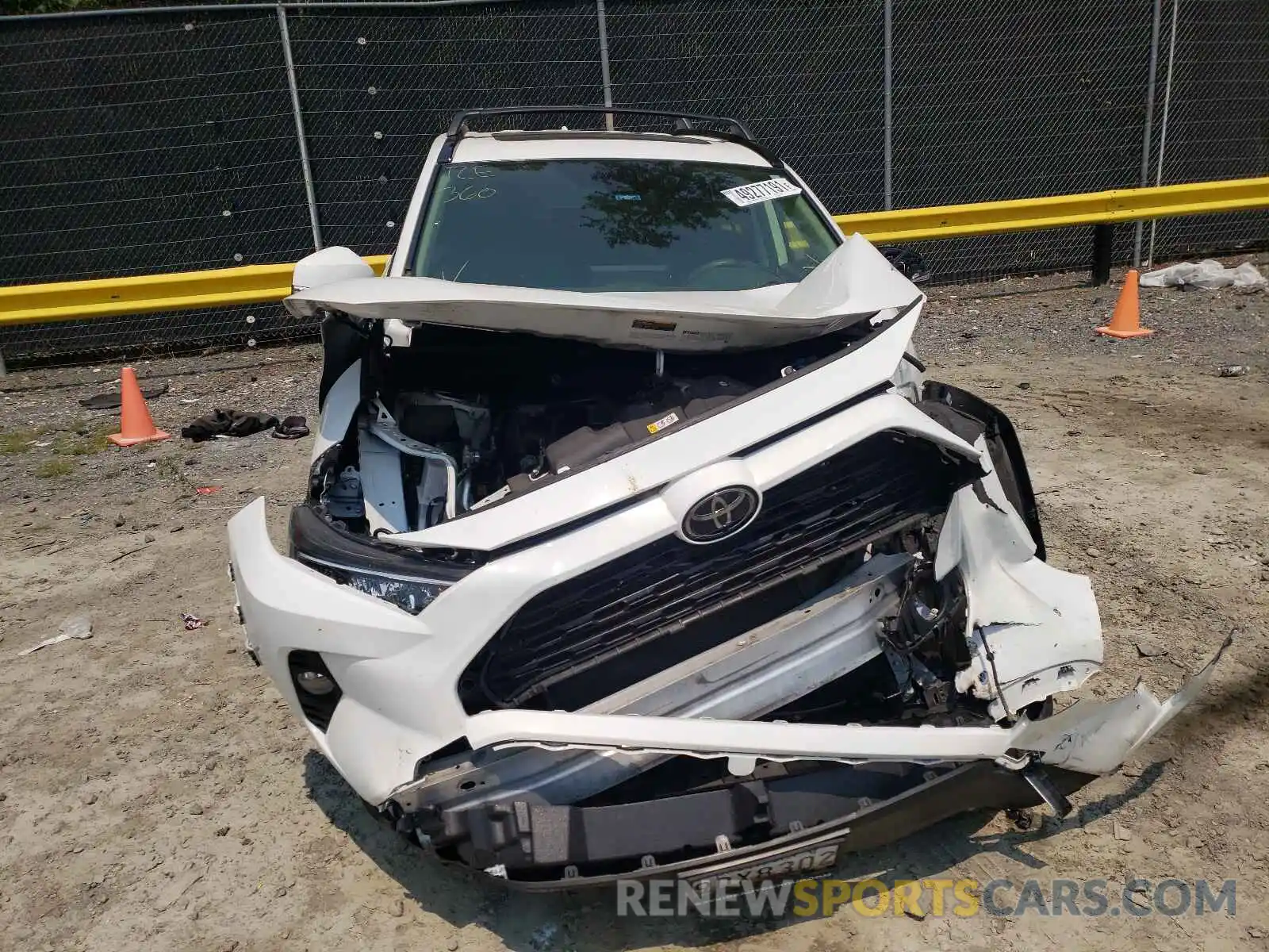 9 Photograph of a damaged car JTMP1RFV9KD016678 TOYOTA RAV4 2019