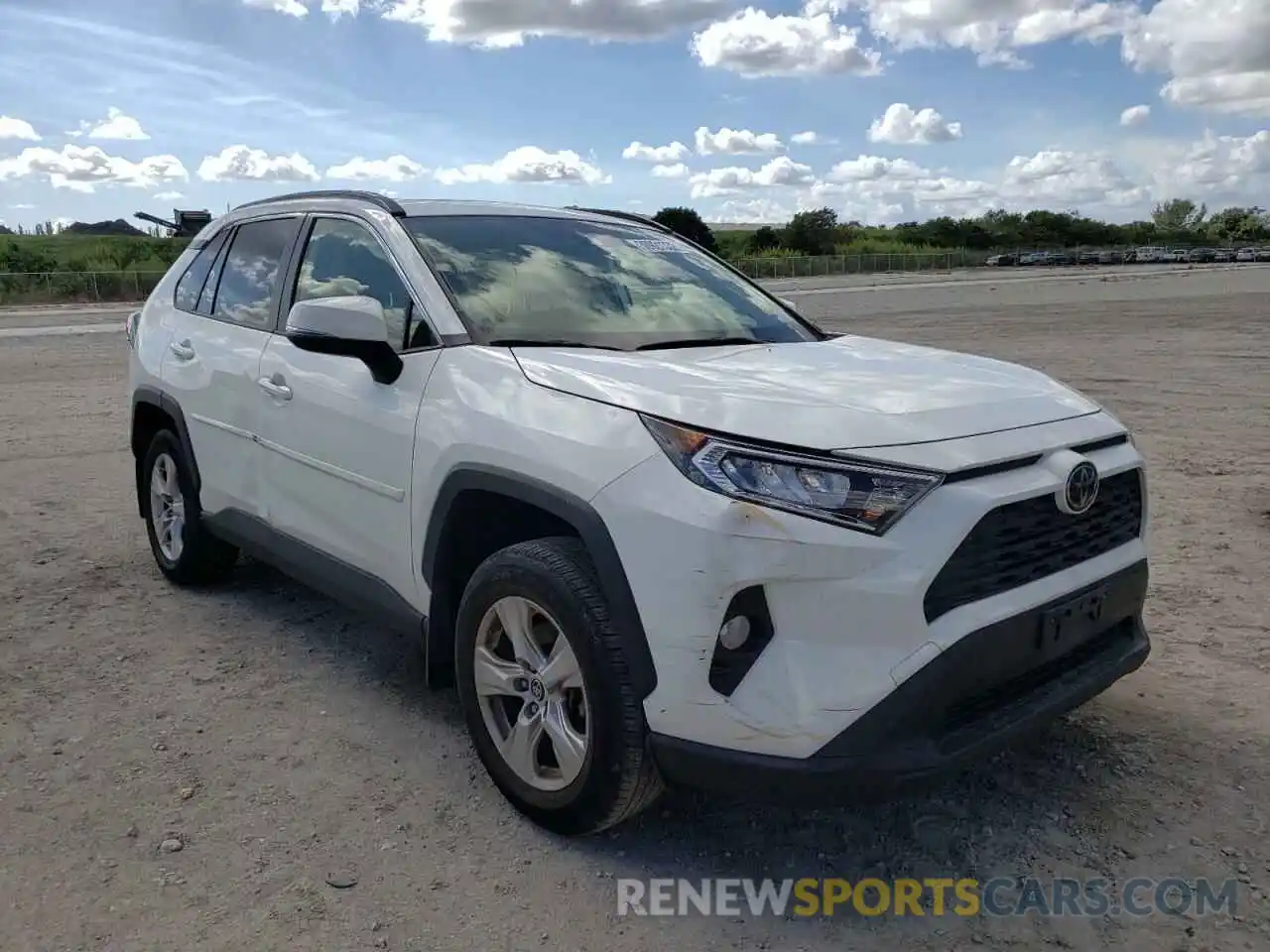 1 Photograph of a damaged car JTMP1RFV9KD029480 TOYOTA RAV4 2019