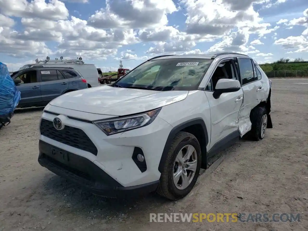 2 Фотография поврежденного автомобиля JTMP1RFV9KD029480 TOYOTA RAV4 2019