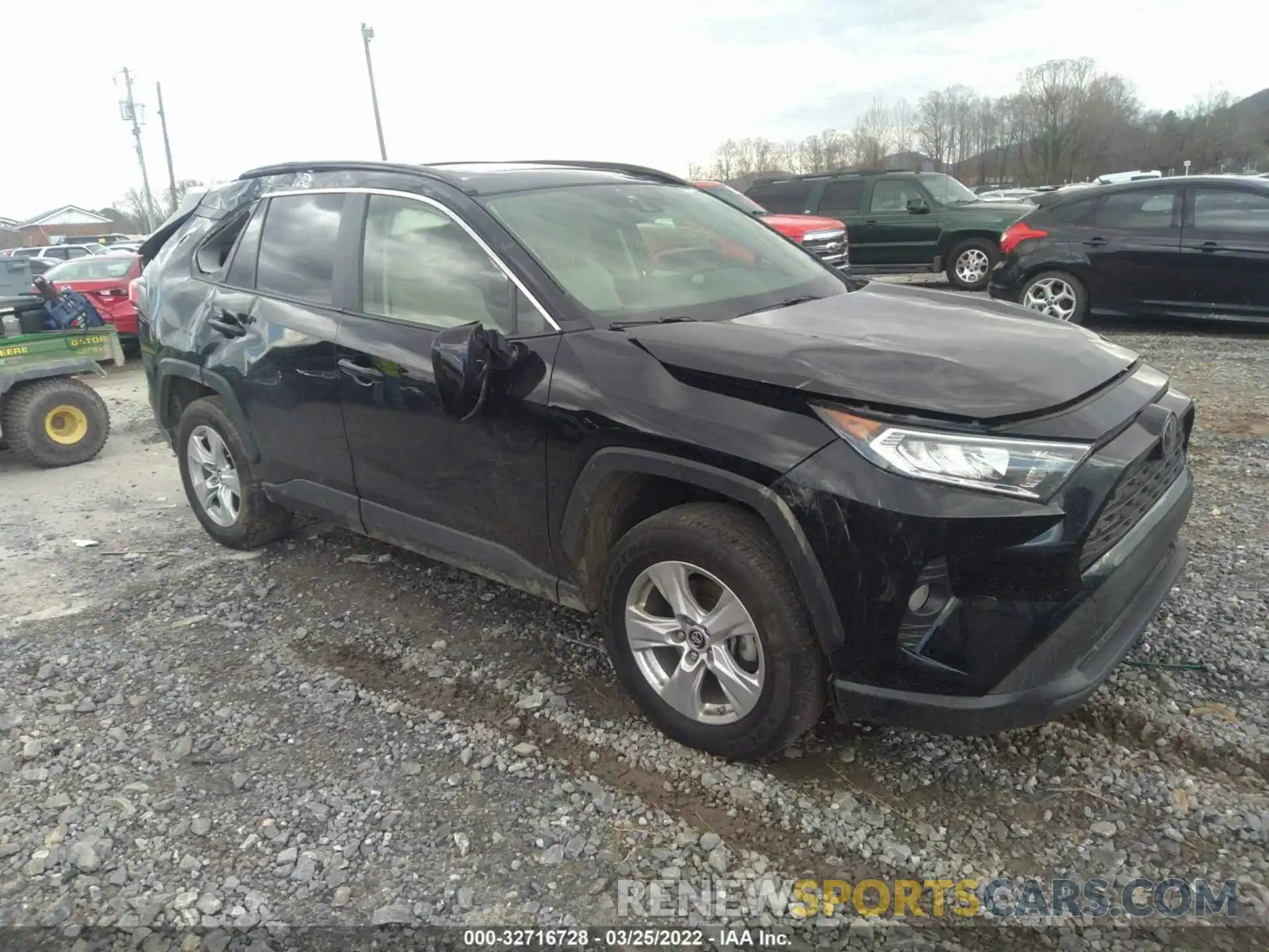 1 Photograph of a damaged car JTMP1RFV9KD032198 TOYOTA RAV4 2019