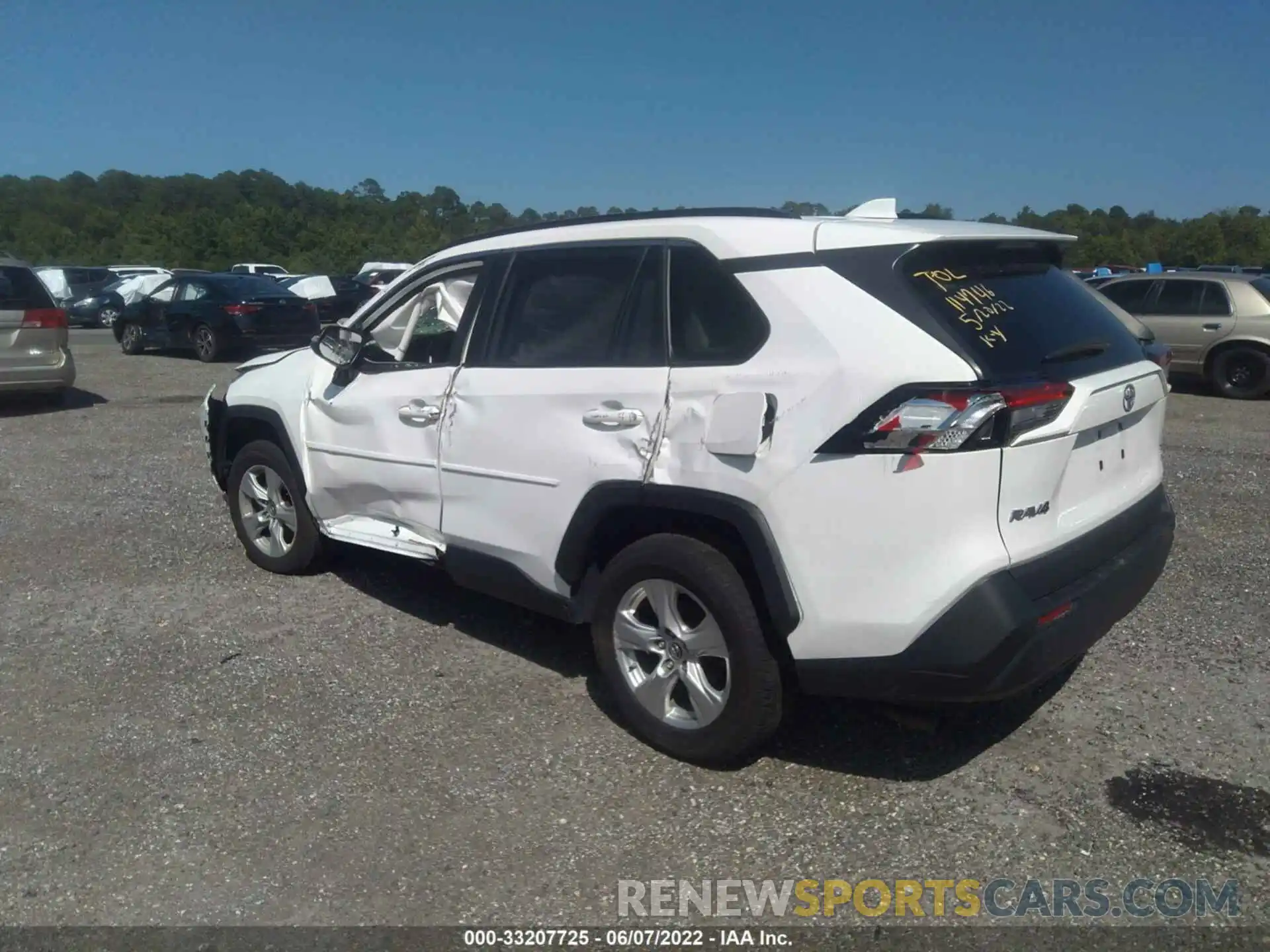 3 Photograph of a damaged car JTMP1RFV9KD036204 TOYOTA RAV4 2019