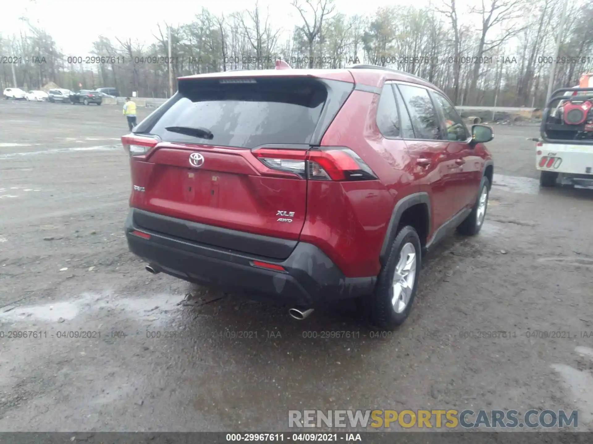 4 Photograph of a damaged car JTMP1RFV9KD037594 TOYOTA RAV4 2019