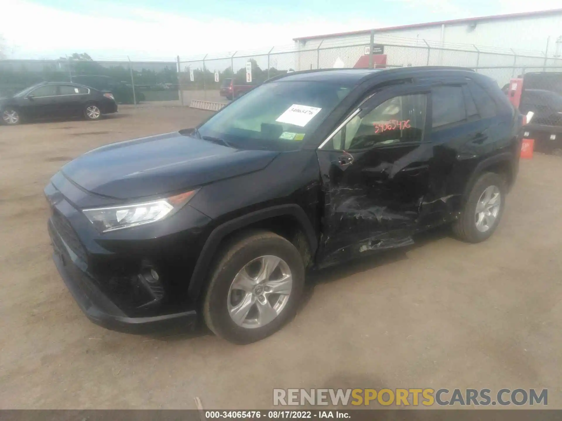 2 Фотография поврежденного автомобиля JTMP1RFV9KD037997 TOYOTA RAV4 2019