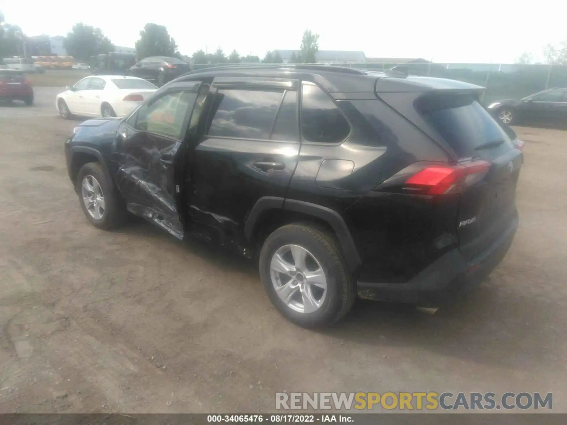 3 Фотография поврежденного автомобиля JTMP1RFV9KD037997 TOYOTA RAV4 2019