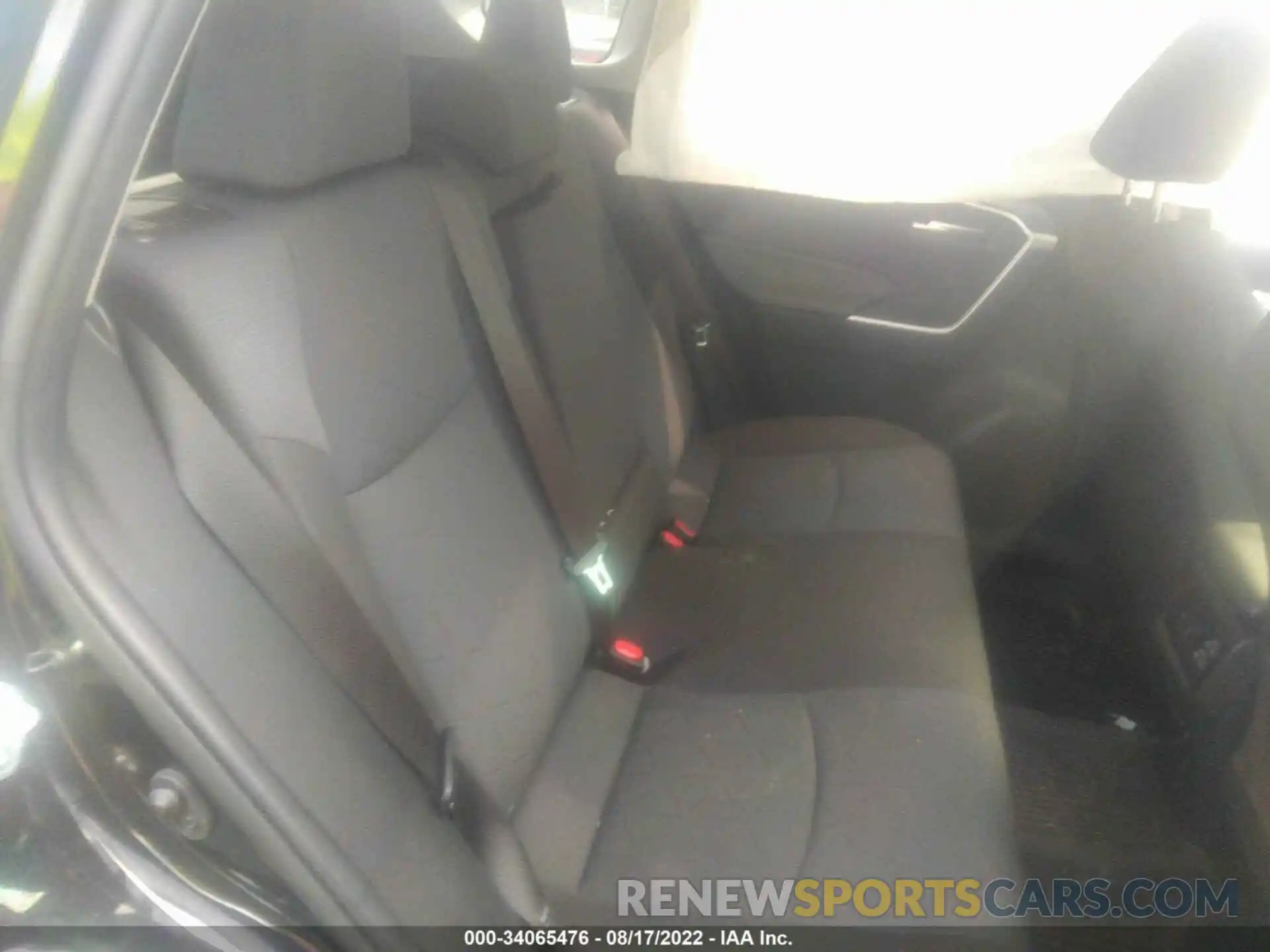 8 Фотография поврежденного автомобиля JTMP1RFV9KD037997 TOYOTA RAV4 2019