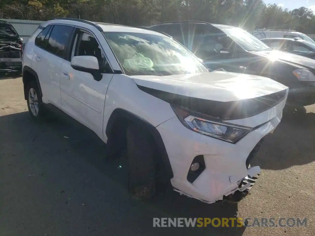 1 Photograph of a damaged car JTMP1RFV9KD042147 TOYOTA RAV4 2019