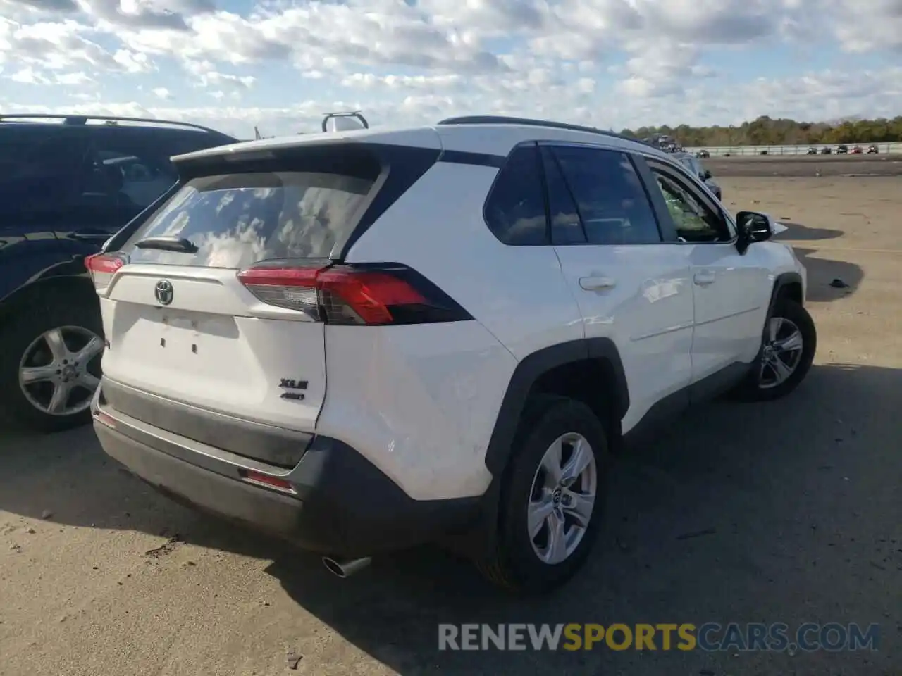 4 Photograph of a damaged car JTMP1RFV9KD042147 TOYOTA RAV4 2019