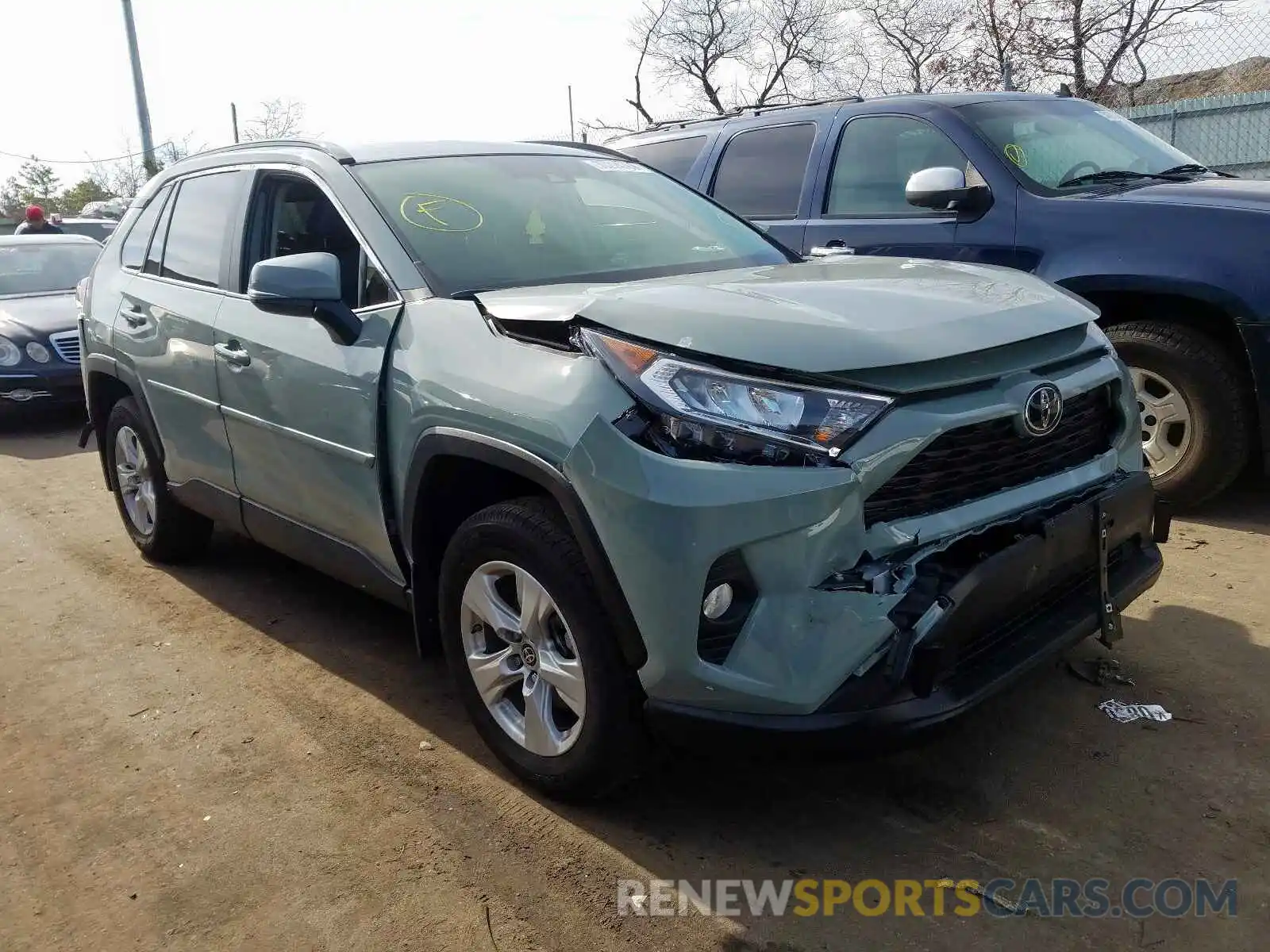 1 Photograph of a damaged car JTMP1RFV9KD045727 TOYOTA RAV4 2019