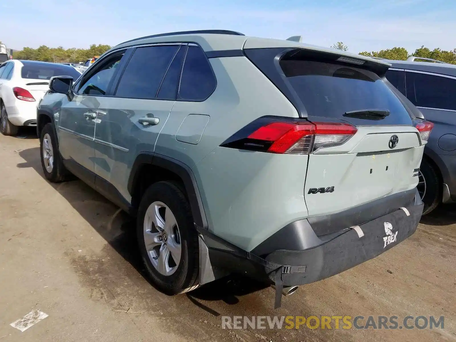 3 Photograph of a damaged car JTMP1RFV9KD045727 TOYOTA RAV4 2019