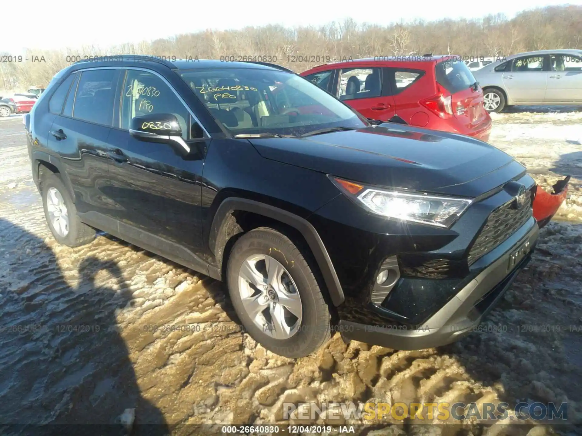 1 Фотография поврежденного автомобиля JTMP1RFV9KD047350 TOYOTA RAV4 2019