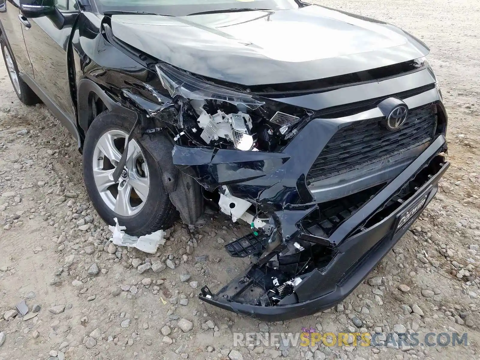 9 Photograph of a damaged car JTMP1RFV9KD502424 TOYOTA RAV4 2019