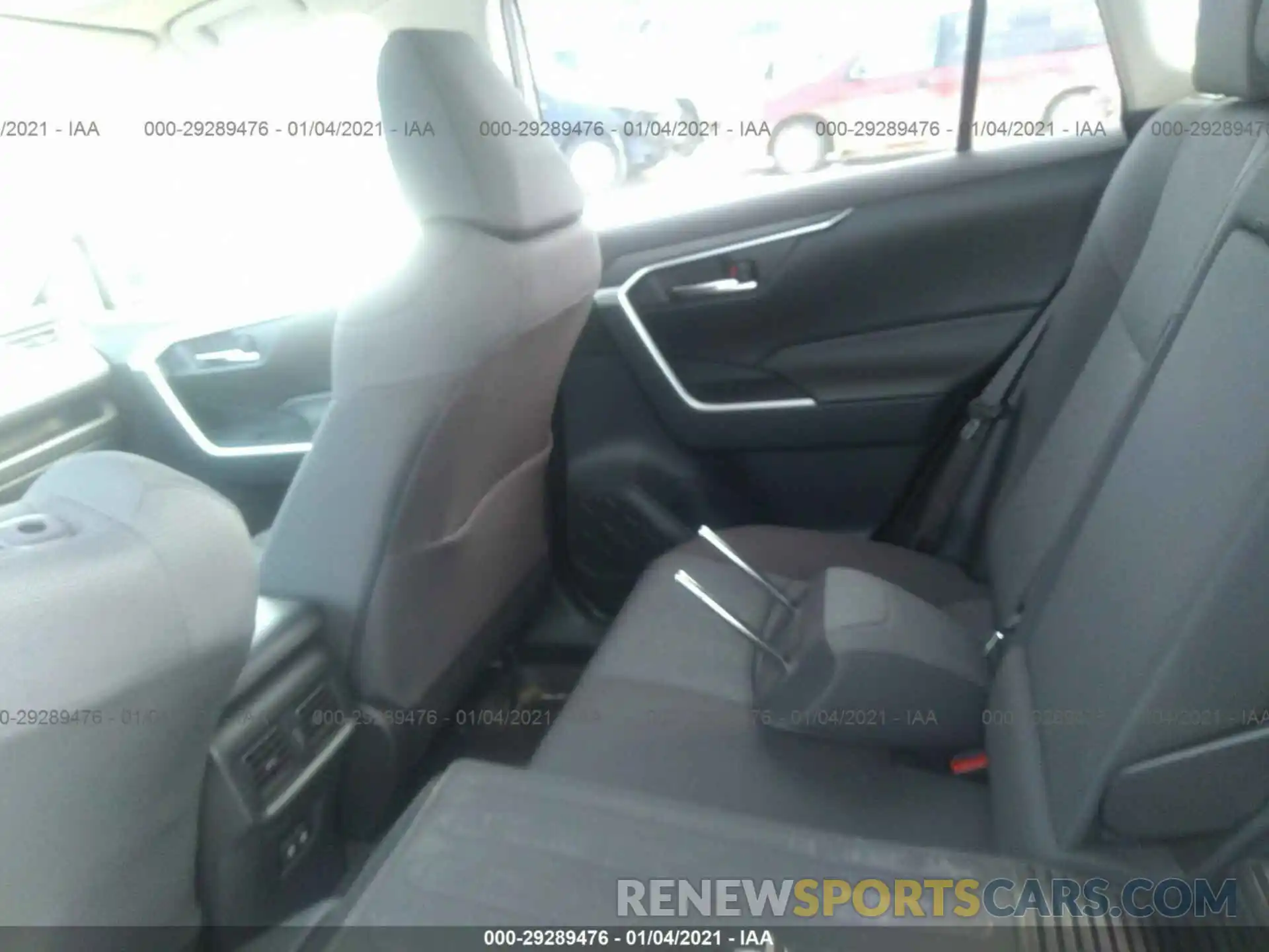 8 Фотография поврежденного автомобиля JTMP1RFV9KD506134 TOYOTA RAV4 2019