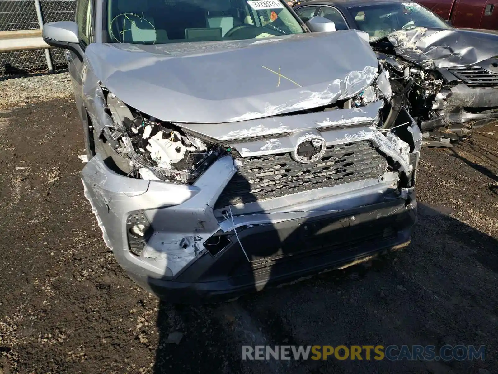 9 Photograph of a damaged car JTMP1RFV9KD506635 TOYOTA RAV4 2019