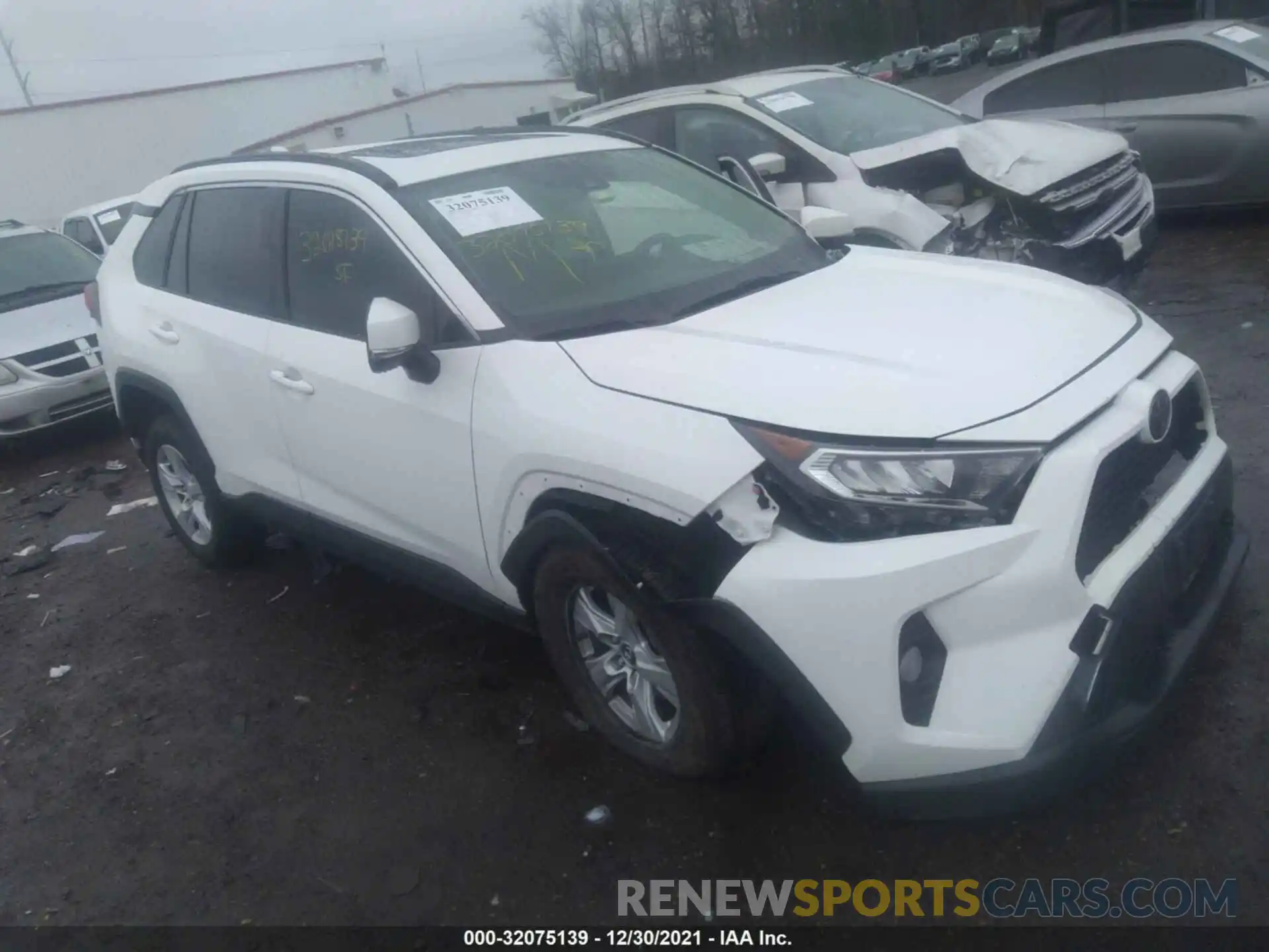 1 Photograph of a damaged car JTMP1RFV9KD507722 TOYOTA RAV4 2019