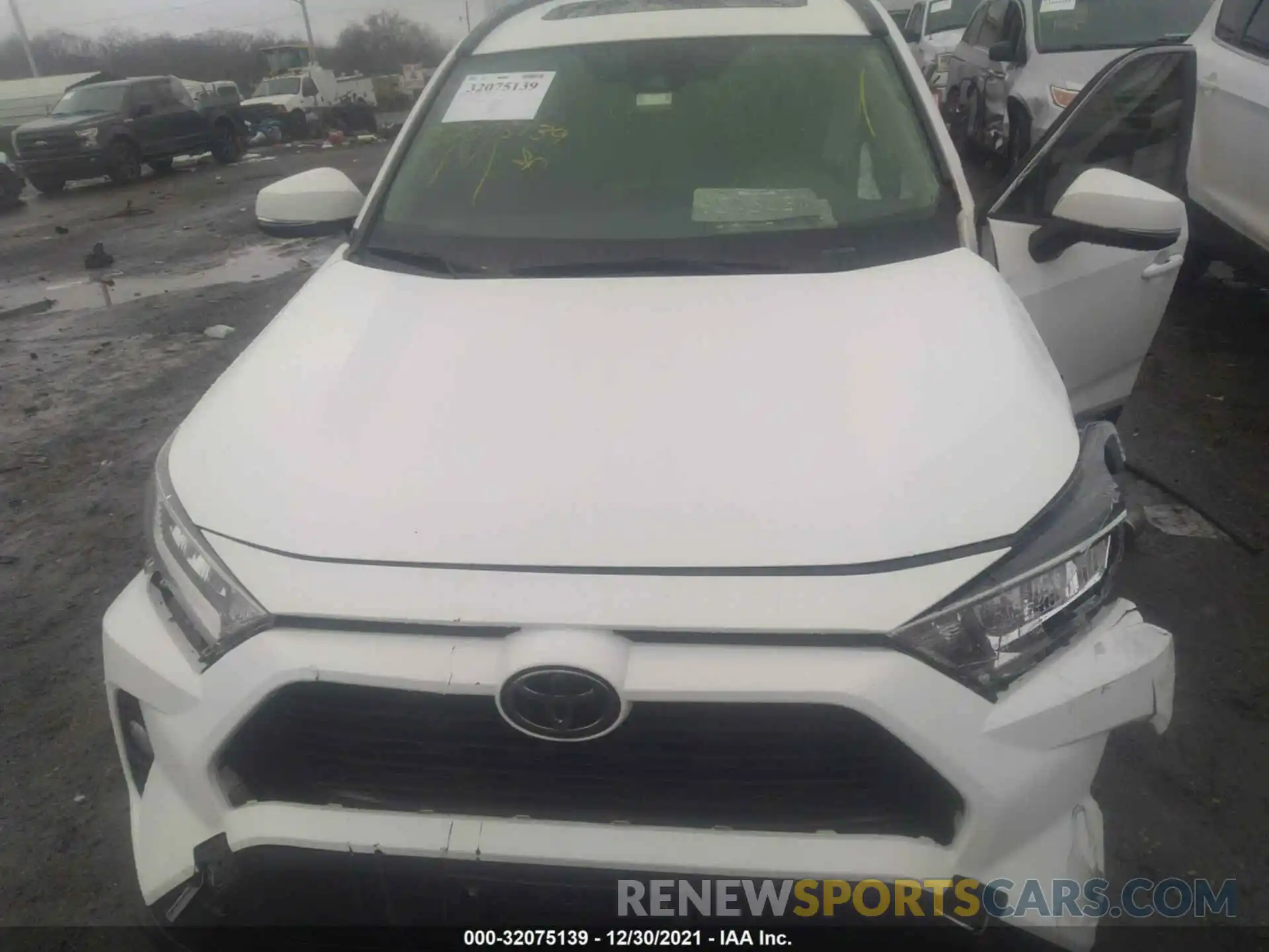 10 Photograph of a damaged car JTMP1RFV9KD507722 TOYOTA RAV4 2019