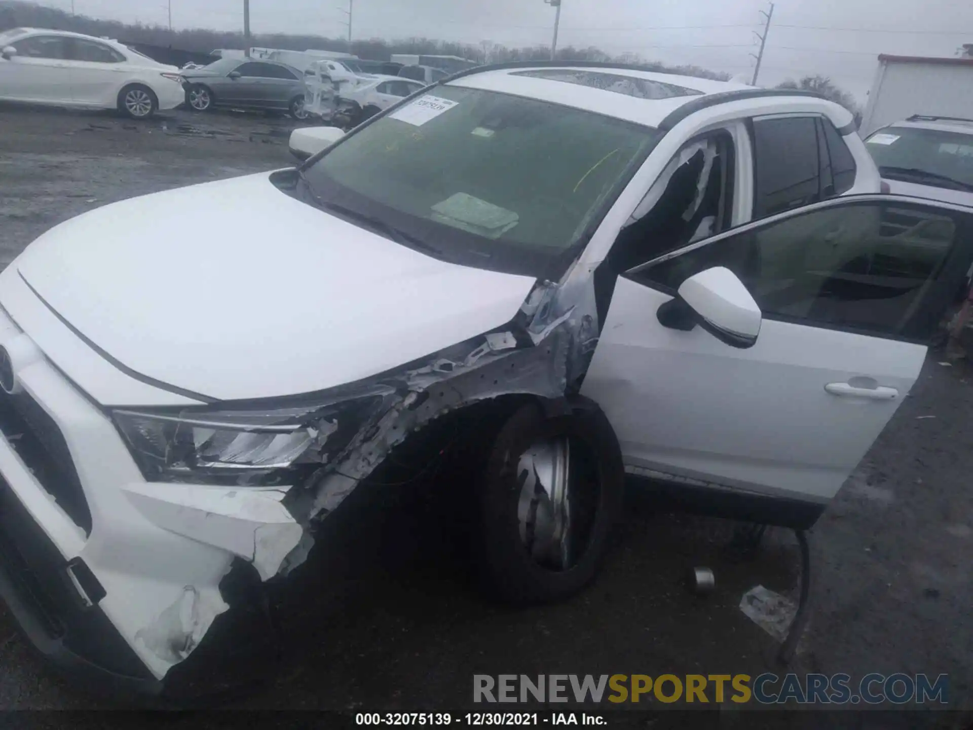 2 Photograph of a damaged car JTMP1RFV9KD507722 TOYOTA RAV4 2019