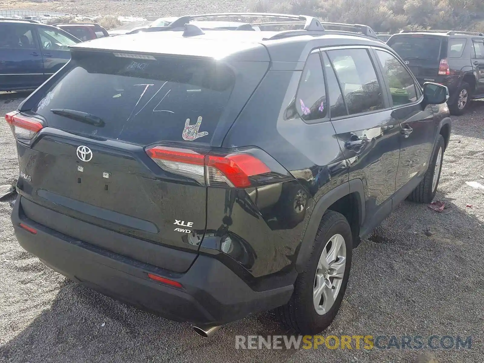 4 Photograph of a damaged car JTMP1RFV9KD508272 TOYOTA RAV4 2019