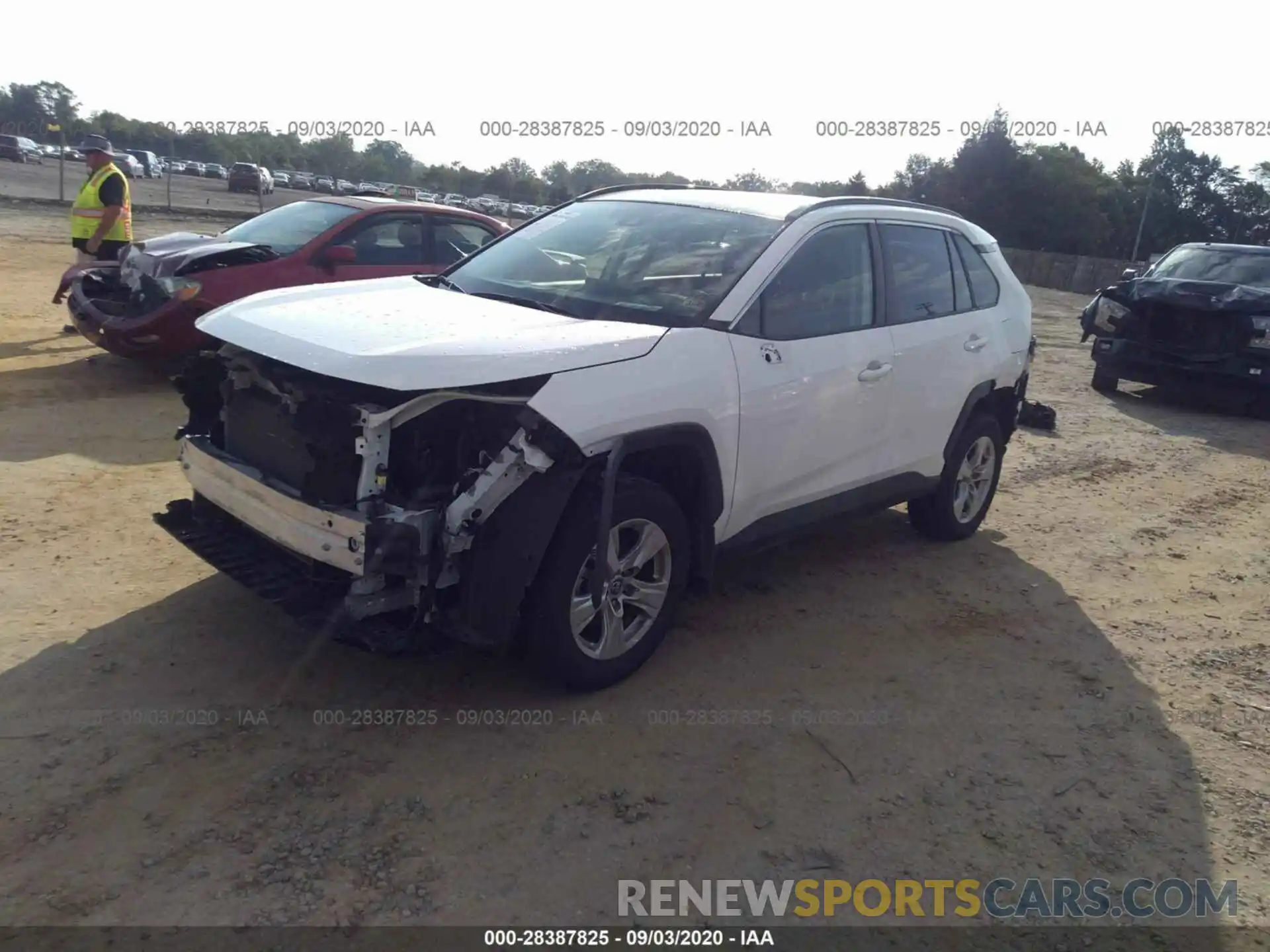 2 Фотография поврежденного автомобиля JTMP1RFV9KD515853 TOYOTA RAV4 2019