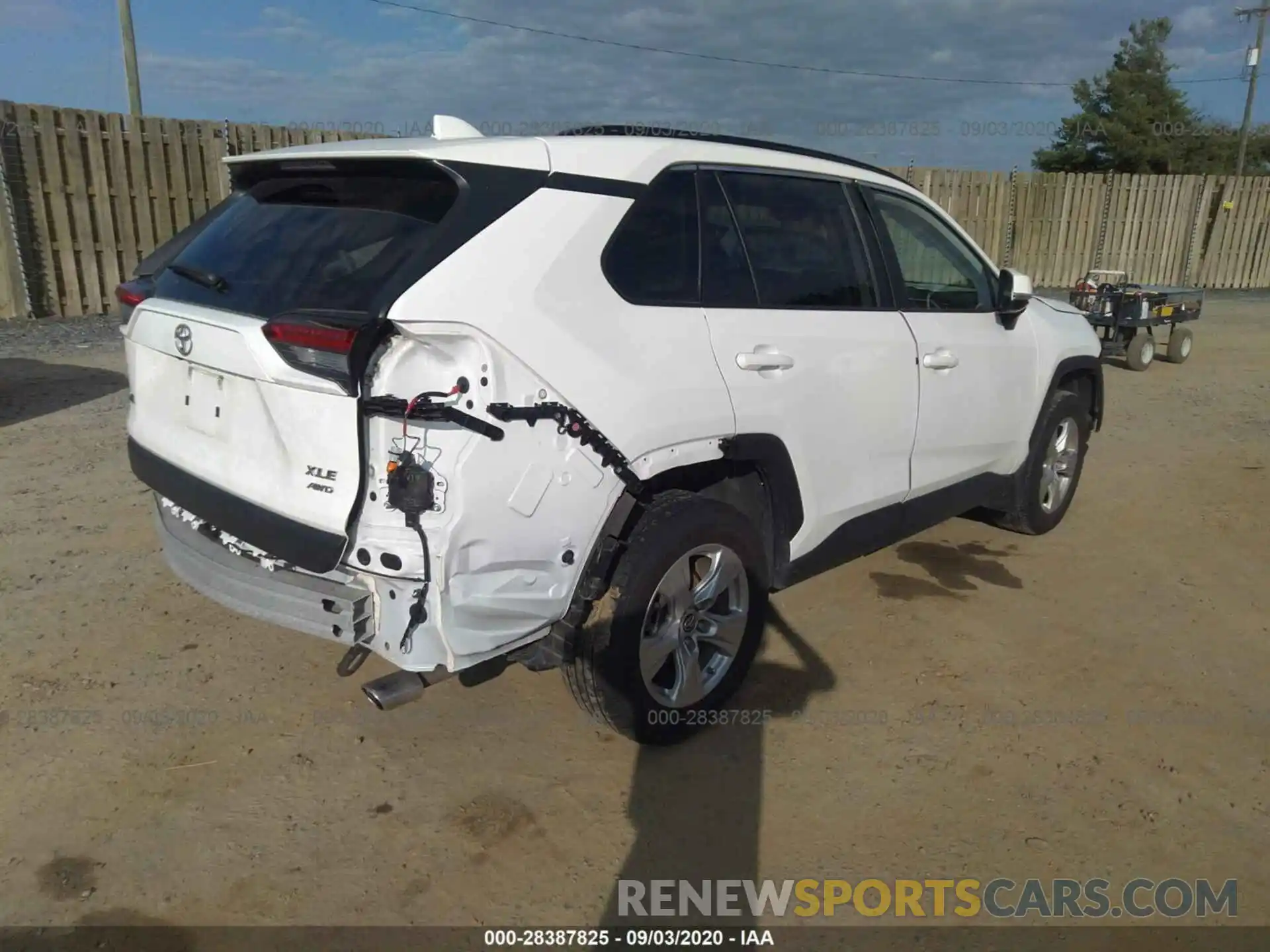 4 Photograph of a damaged car JTMP1RFV9KD515853 TOYOTA RAV4 2019