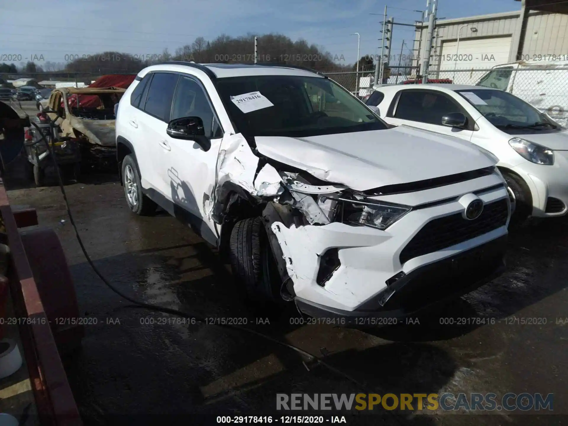 1 Photograph of a damaged car JTMP1RFV9KD521507 TOYOTA RAV4 2019