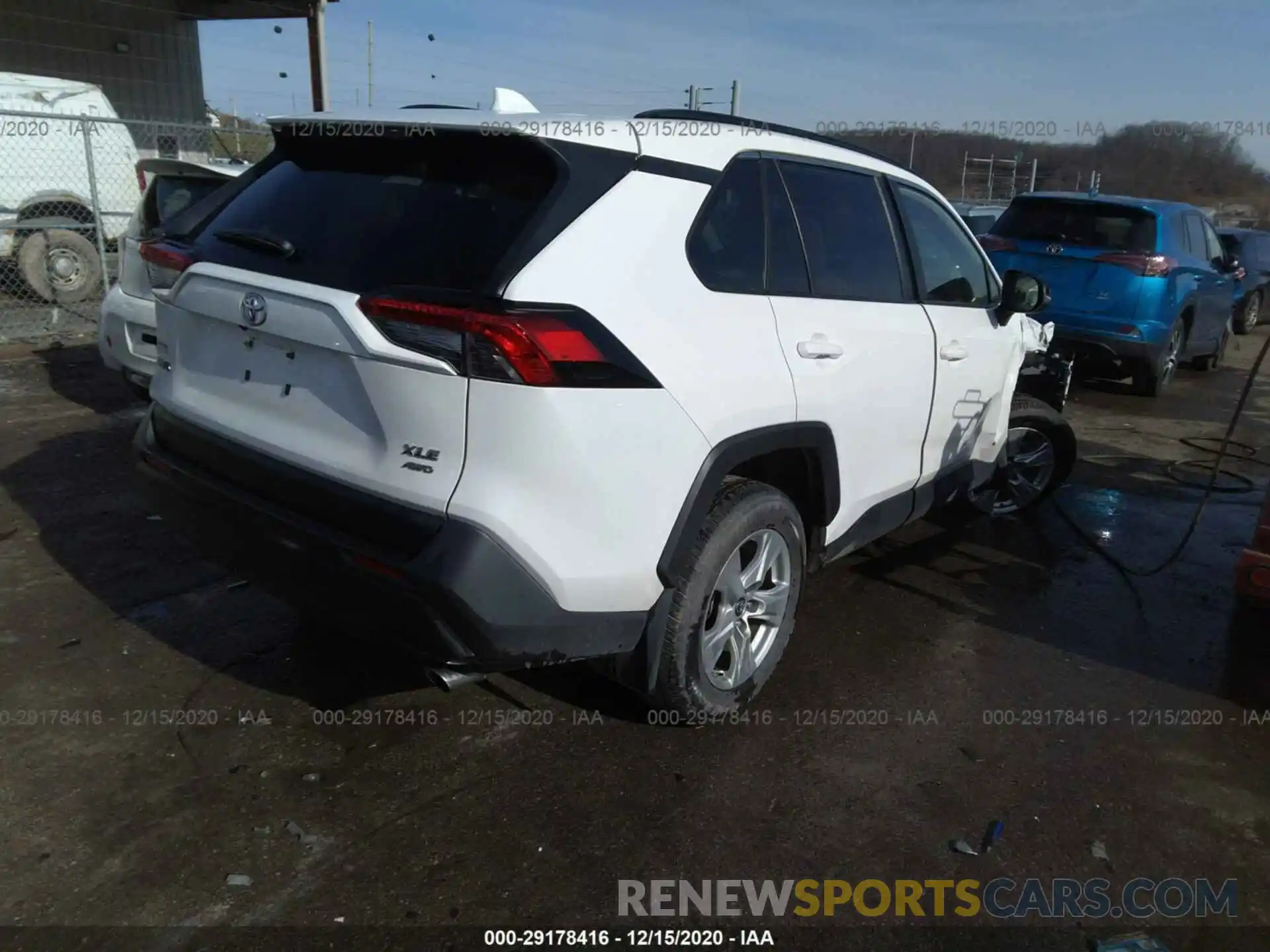 4 Фотография поврежденного автомобиля JTMP1RFV9KD521507 TOYOTA RAV4 2019