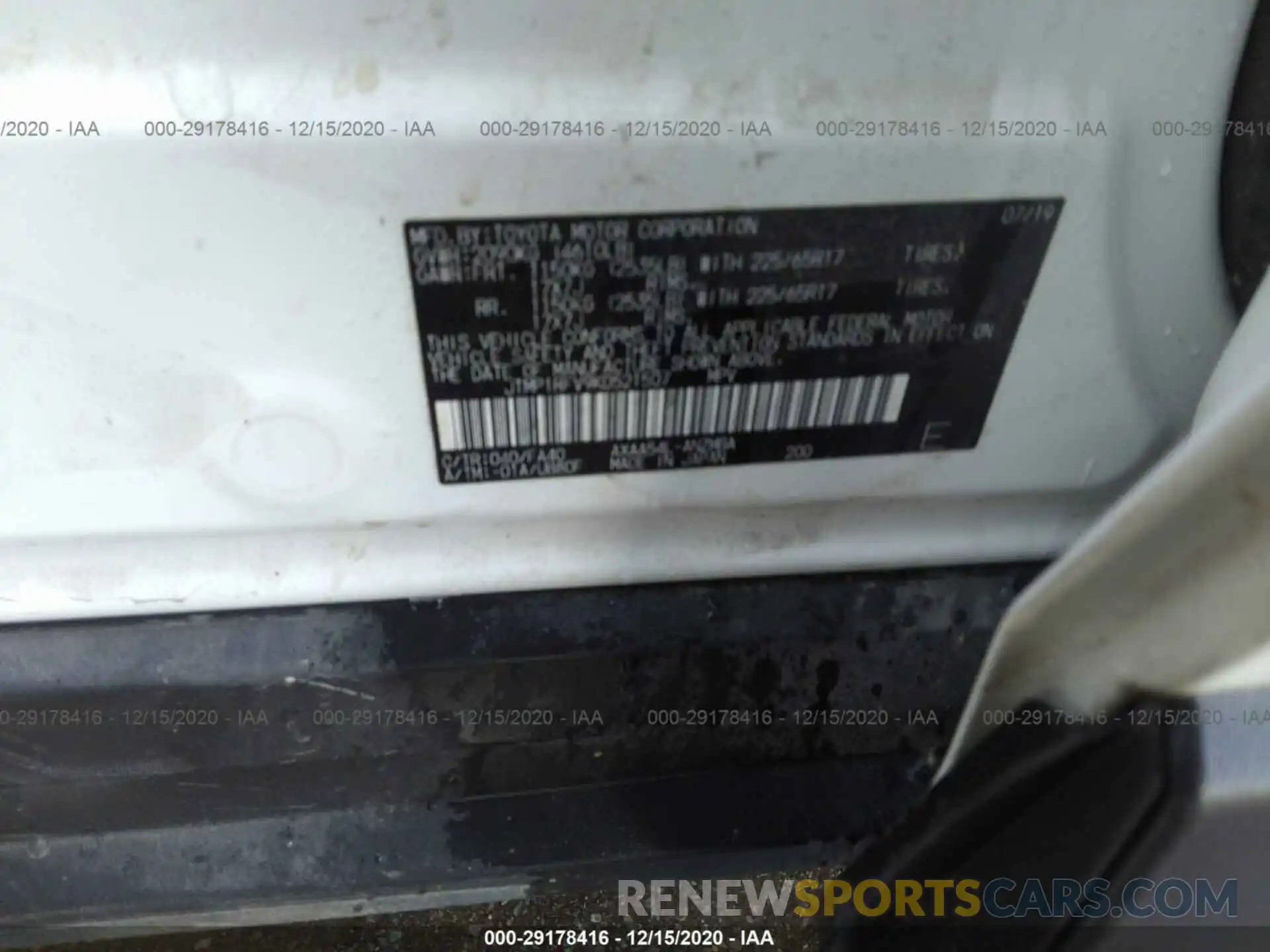 9 Photograph of a damaged car JTMP1RFV9KD521507 TOYOTA RAV4 2019