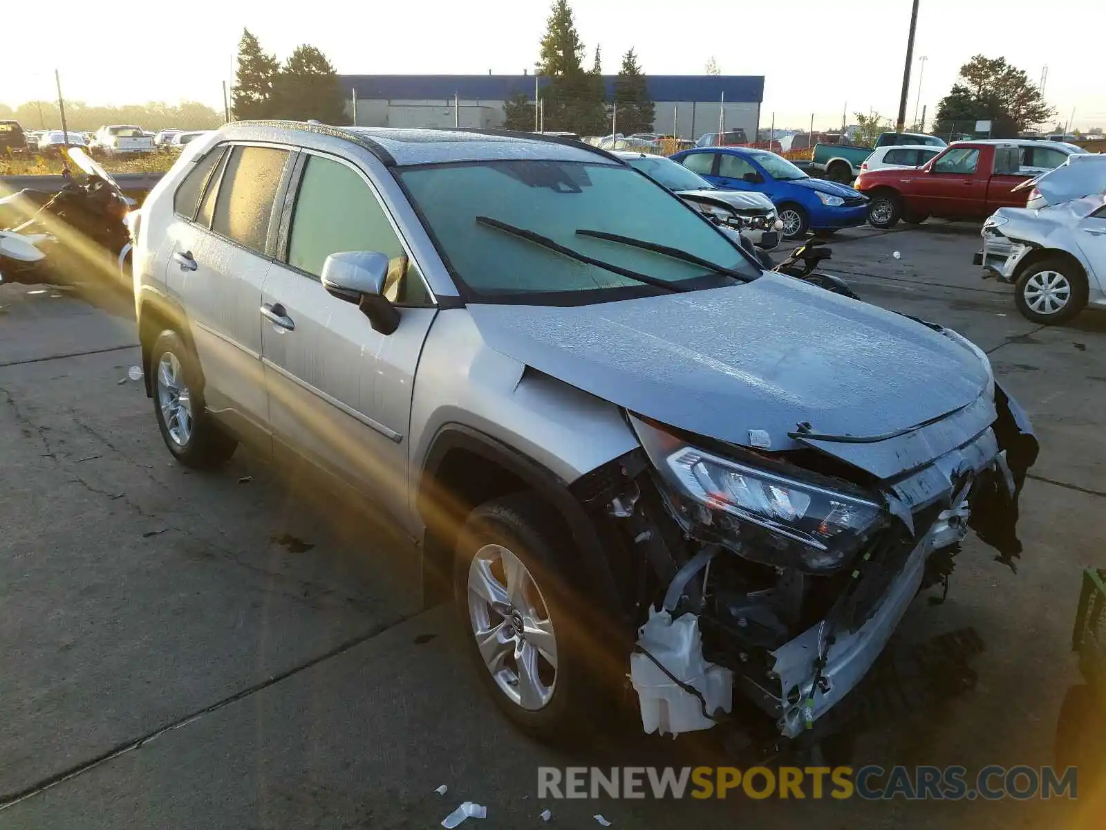 1 Photograph of a damaged car JTMP1RFV9KJ004631 TOYOTA RAV4 2019