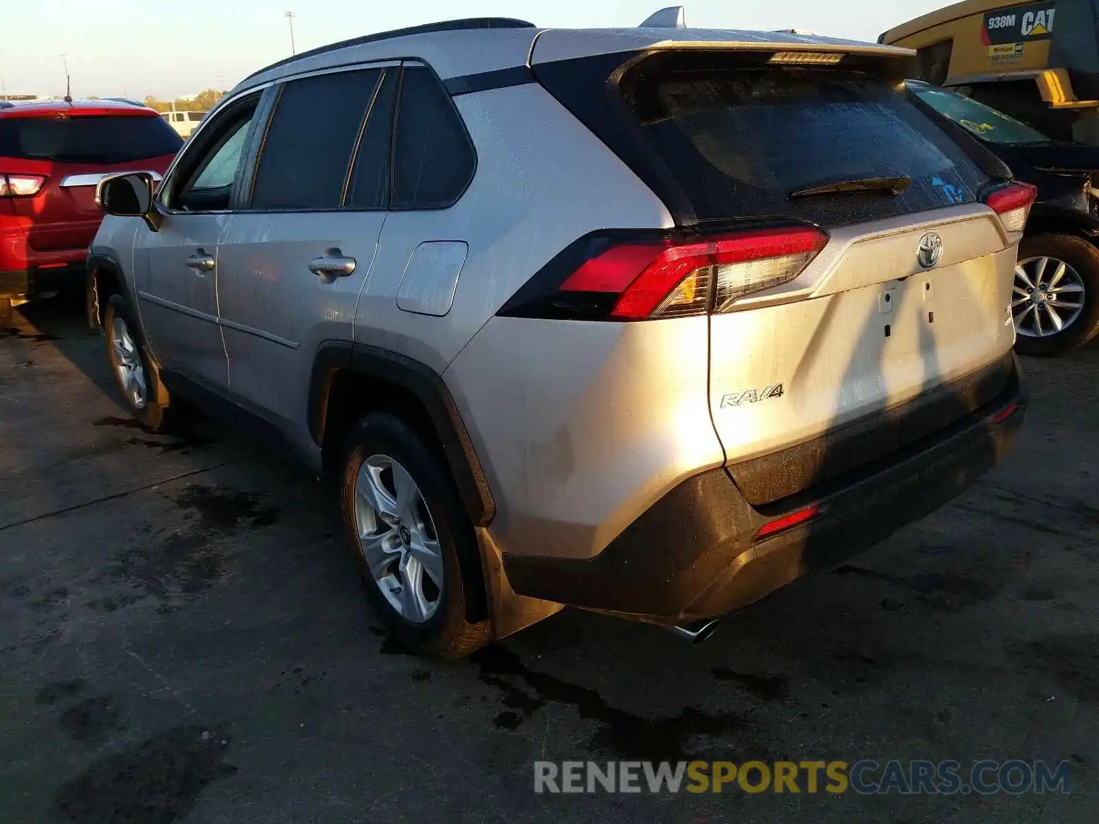 3 Photograph of a damaged car JTMP1RFV9KJ004631 TOYOTA RAV4 2019