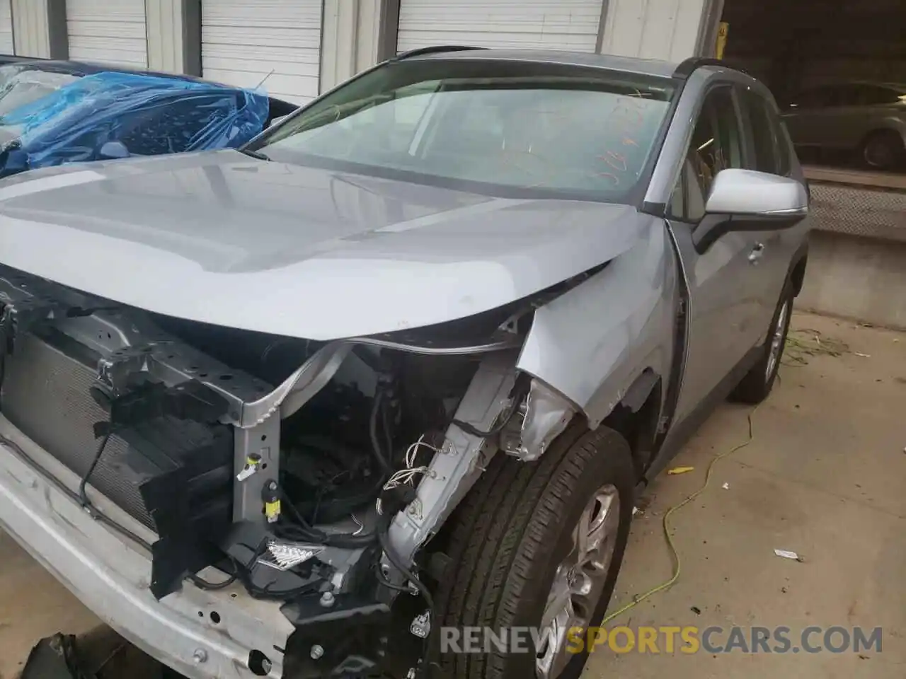 2 Photograph of a damaged car JTMP1RFV9KJ006167 TOYOTA RAV4 2019