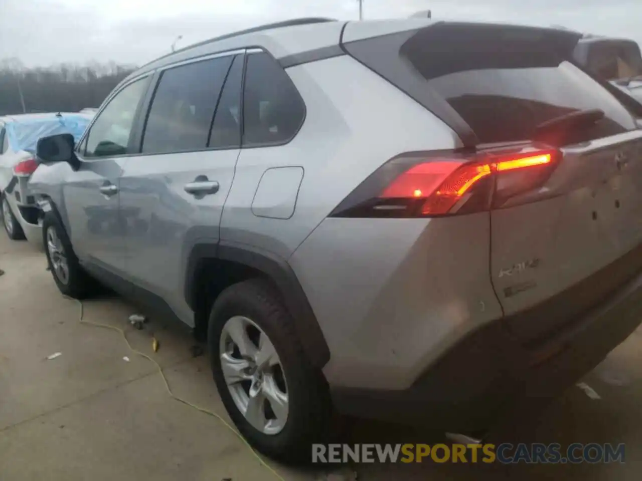 3 Photograph of a damaged car JTMP1RFV9KJ006167 TOYOTA RAV4 2019