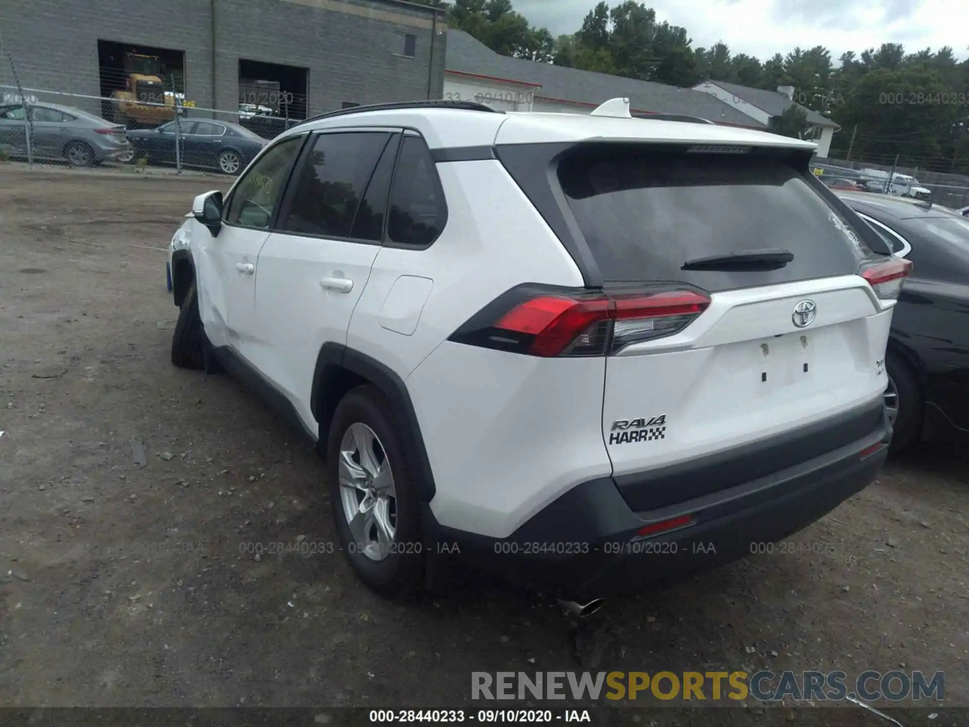 3 Photograph of a damaged car JTMP1RFV9KJ013040 TOYOTA RAV4 2019