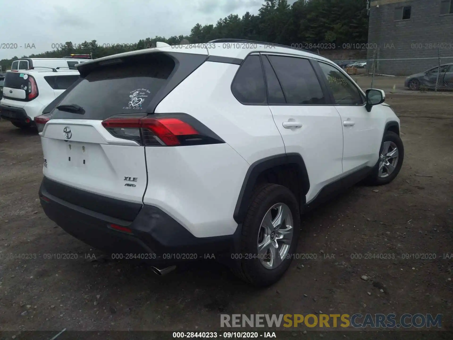 4 Фотография поврежденного автомобиля JTMP1RFV9KJ013040 TOYOTA RAV4 2019