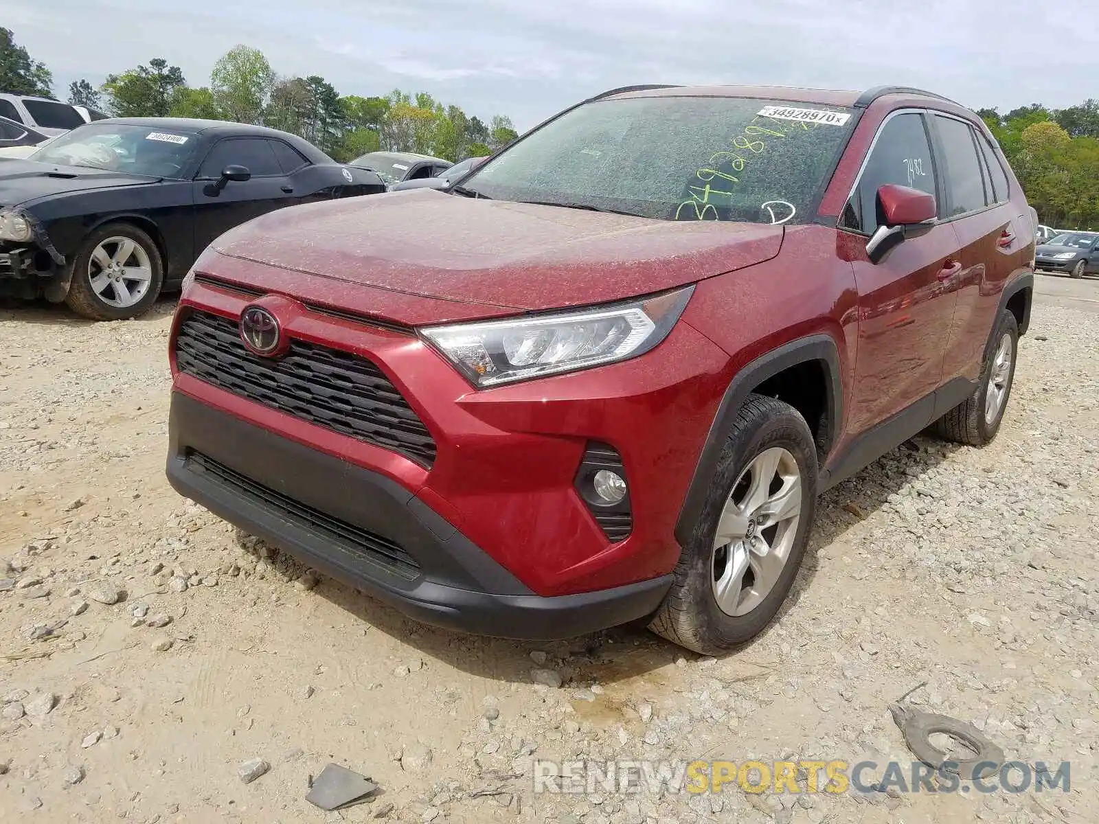 2 Photograph of a damaged car JTMP1RFV9KJ016925 TOYOTA RAV4 2019