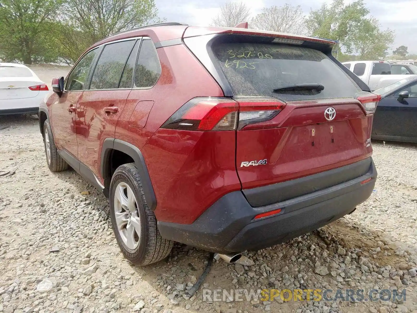 3 Photograph of a damaged car JTMP1RFV9KJ016925 TOYOTA RAV4 2019