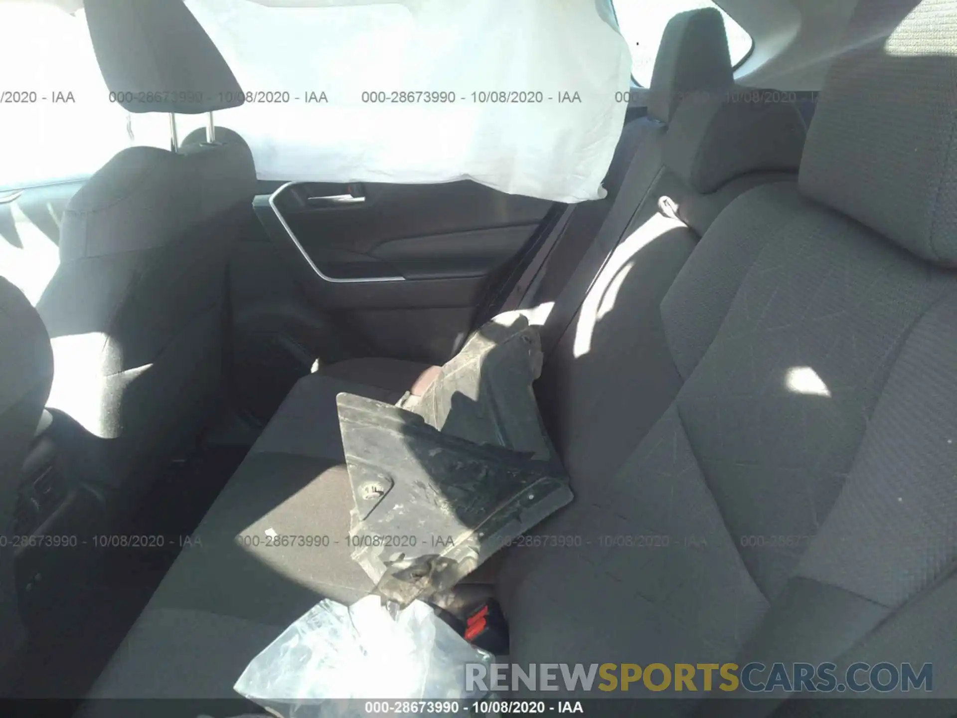 8 Photograph of a damaged car JTMP1RFVXKD002238 TOYOTA RAV4 2019