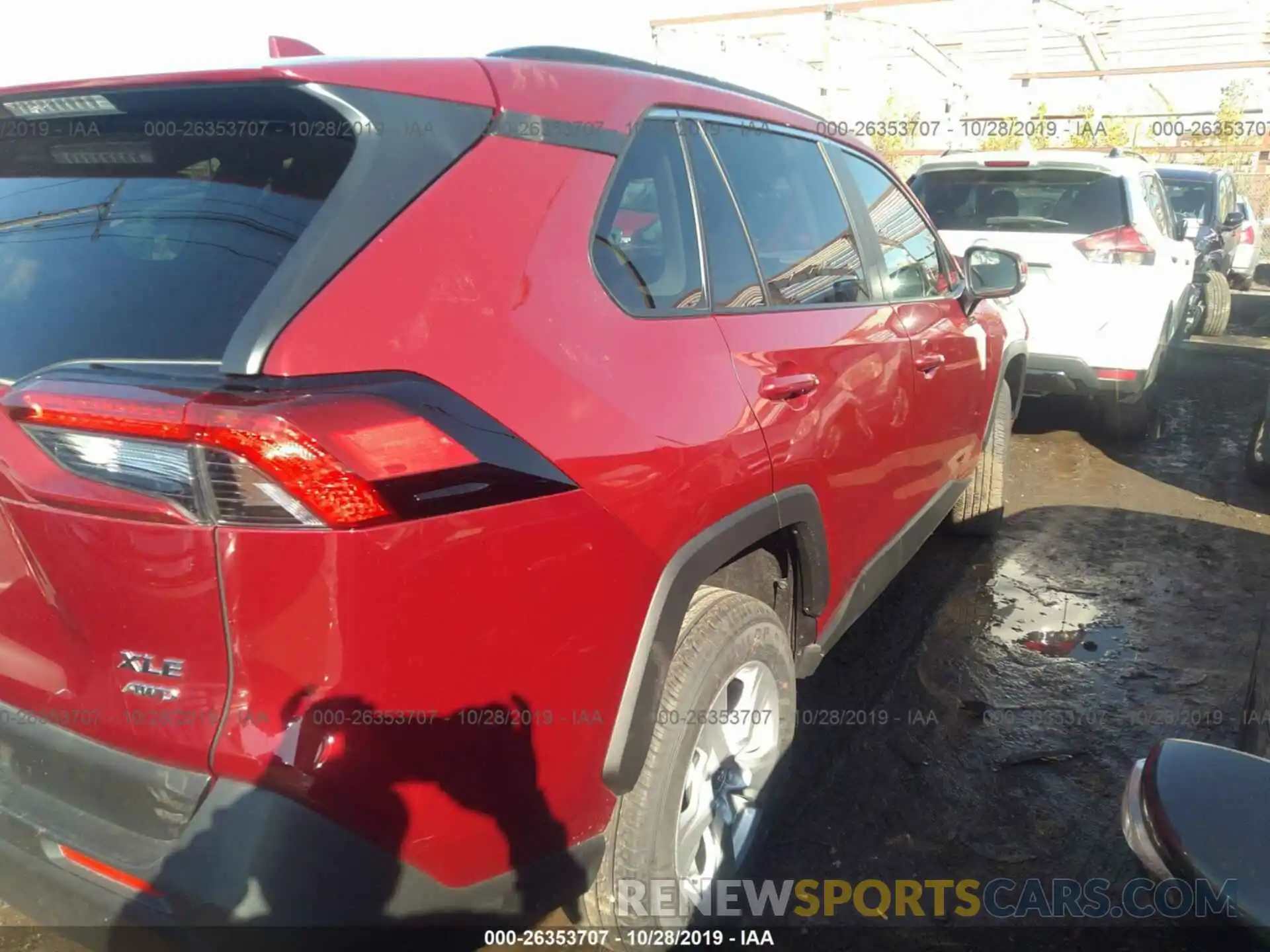 4 Фотография поврежденного автомобиля JTMP1RFVXKD003048 TOYOTA RAV4 2019