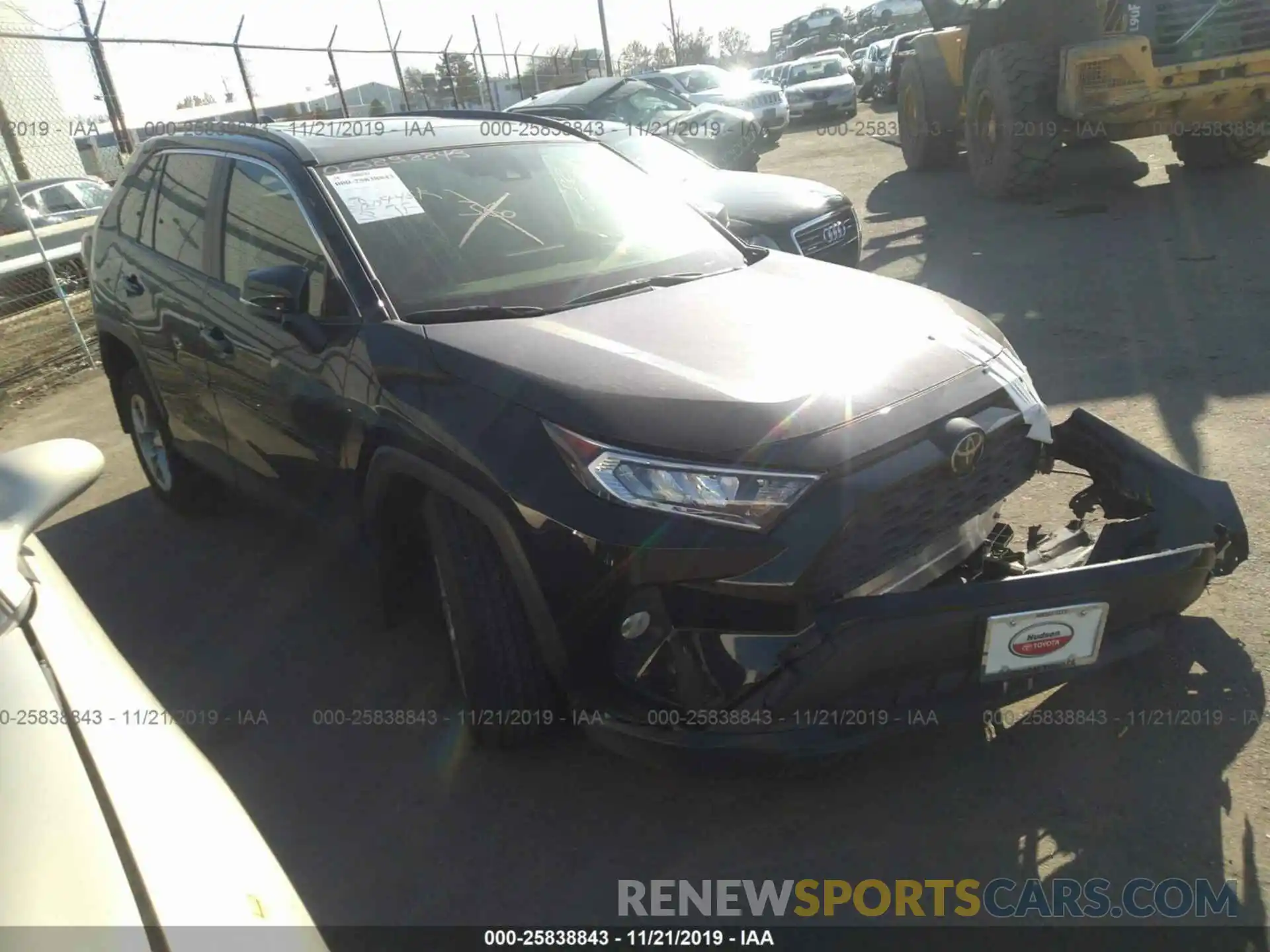 1 Photograph of a damaged car JTMP1RFVXKD005852 TOYOTA RAV4 2019