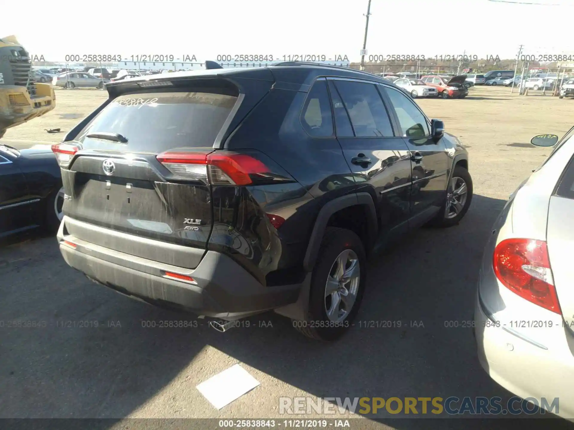 4 Фотография поврежденного автомобиля JTMP1RFVXKD005852 TOYOTA RAV4 2019