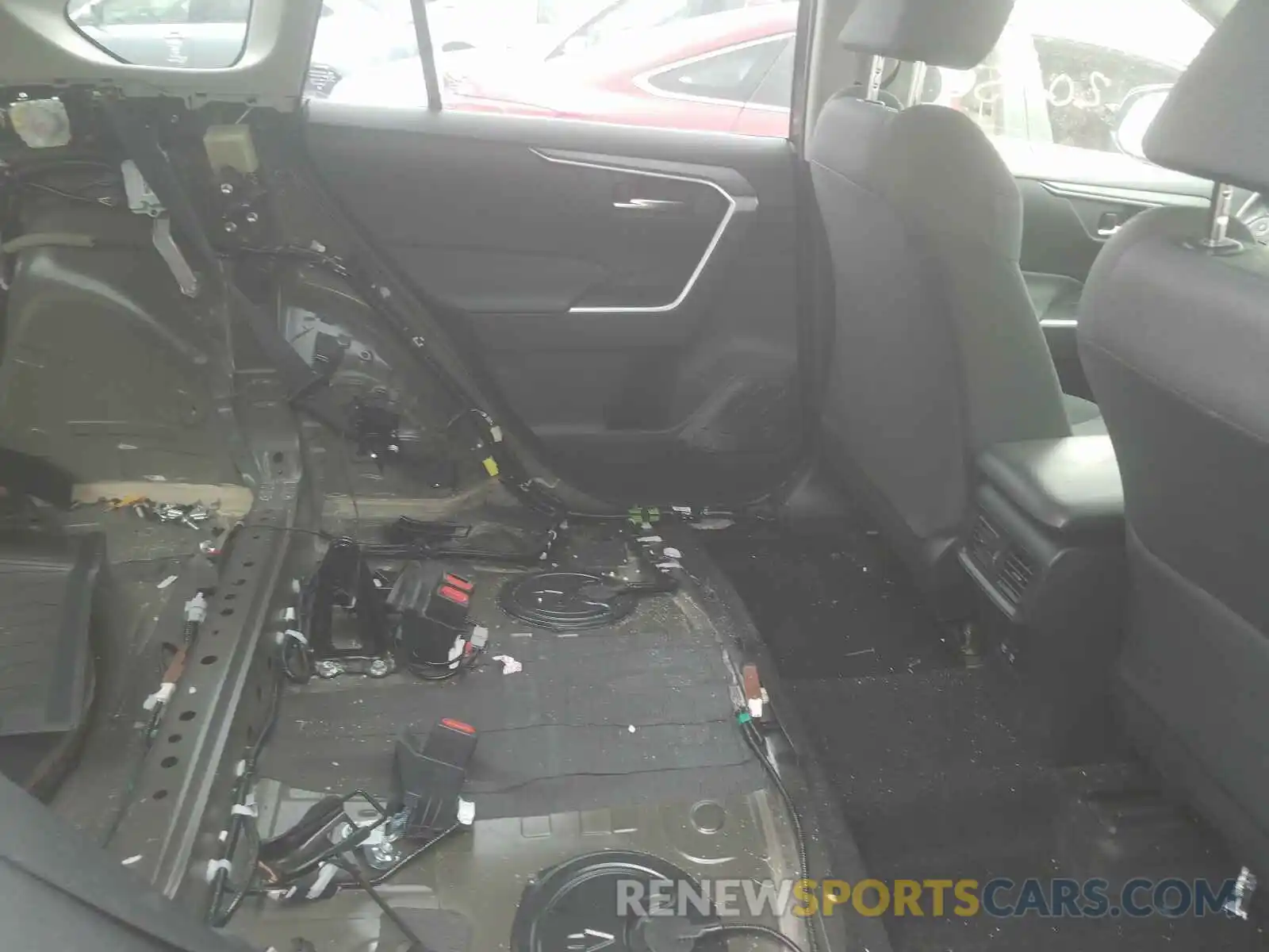 6 Photograph of a damaged car JTMP1RFVXKD006144 TOYOTA RAV4 2019