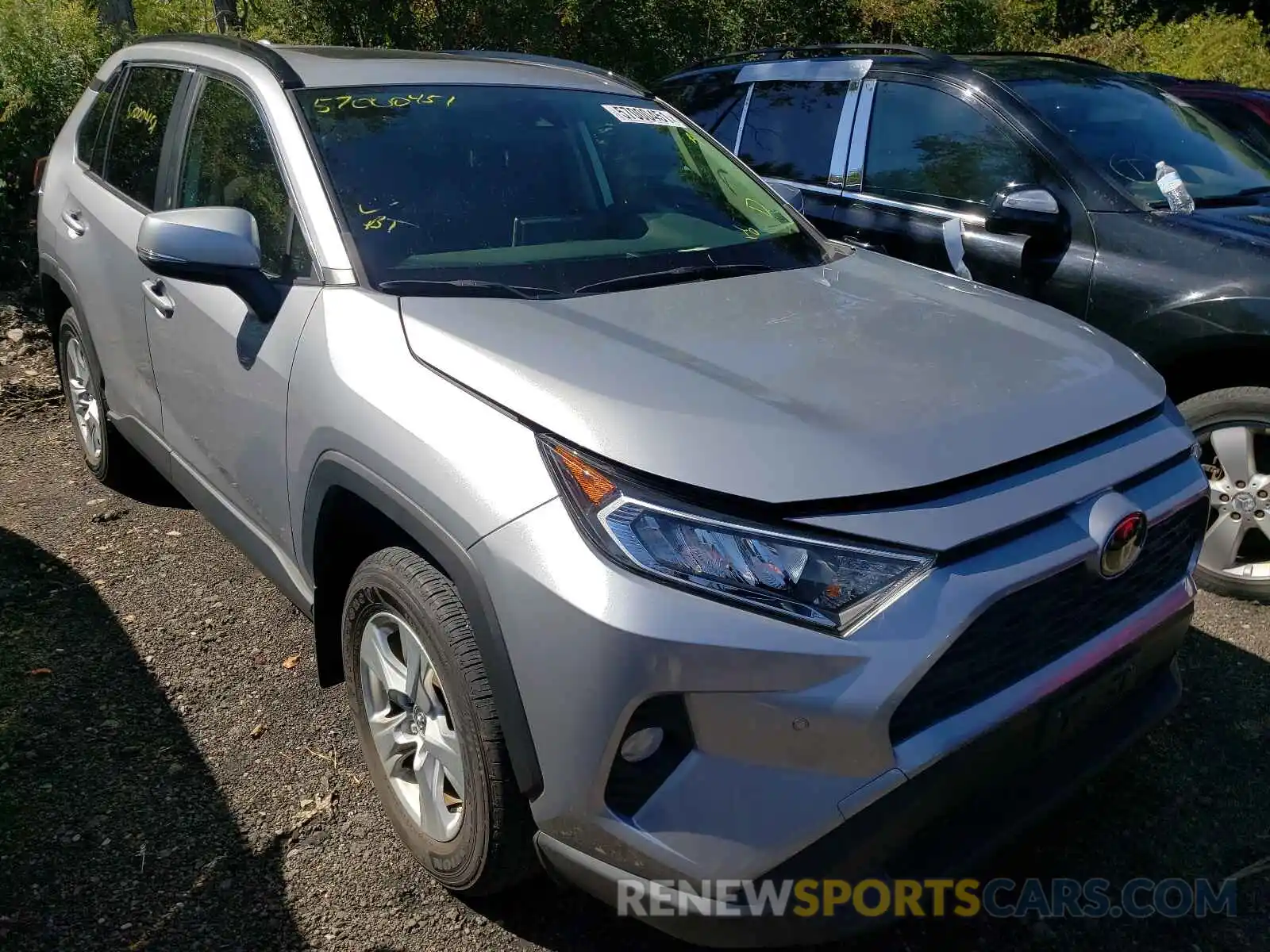 1 Photograph of a damaged car JTMP1RFVXKD006211 TOYOTA RAV4 2019