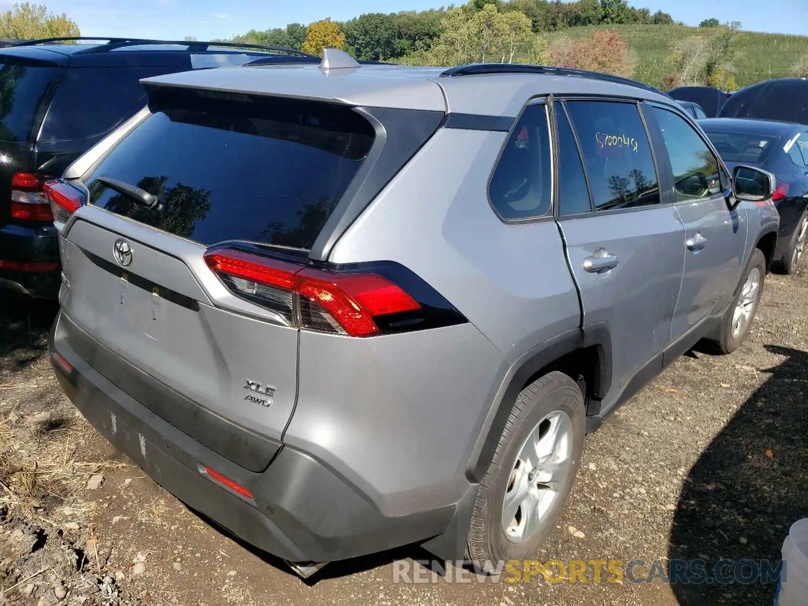 4 Photograph of a damaged car JTMP1RFVXKD006211 TOYOTA RAV4 2019