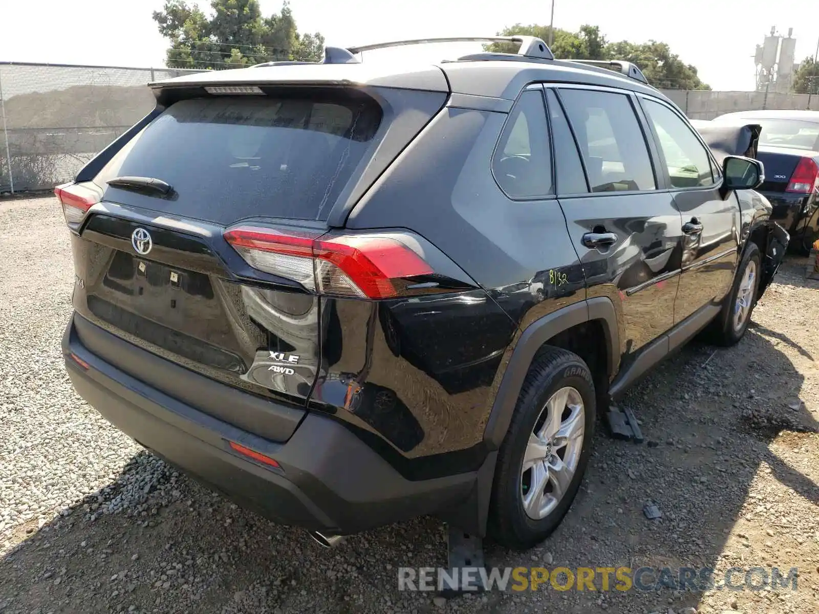 4 Photograph of a damaged car JTMP1RFVXKD008122 TOYOTA RAV4 2019