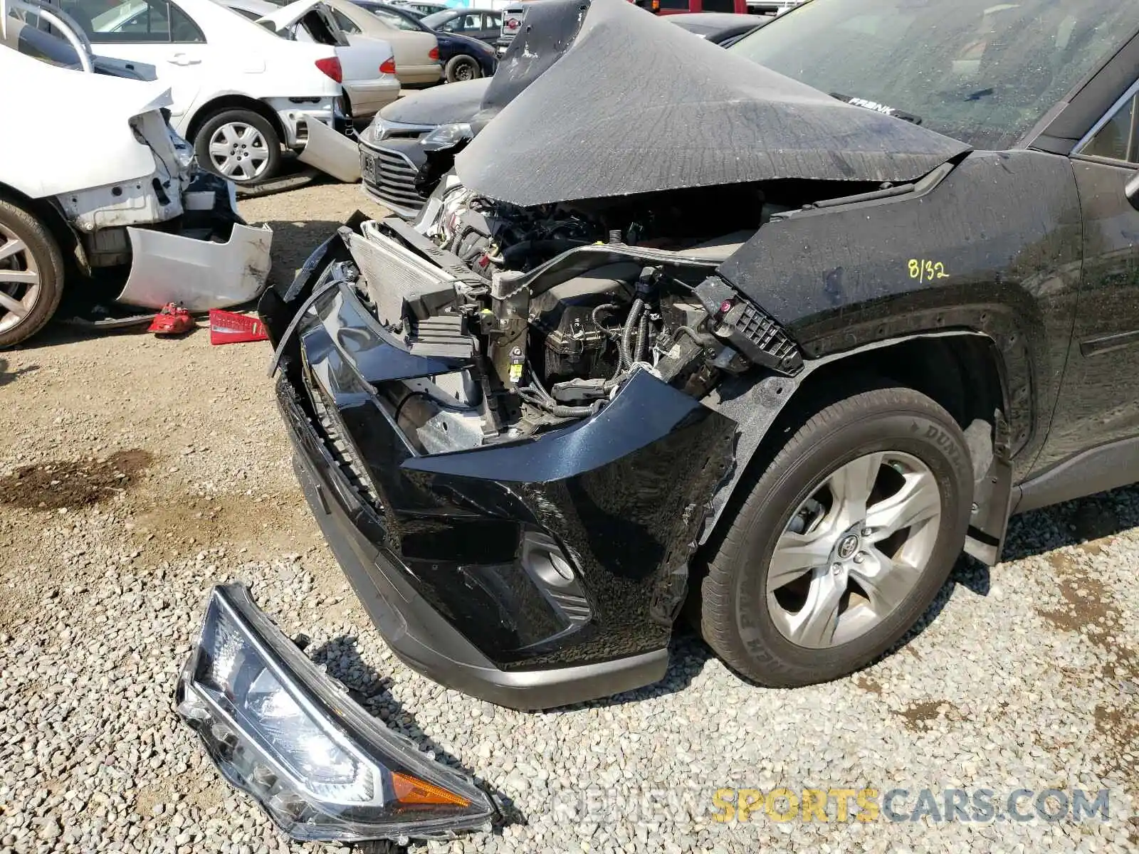 9 Photograph of a damaged car JTMP1RFVXKD008122 TOYOTA RAV4 2019