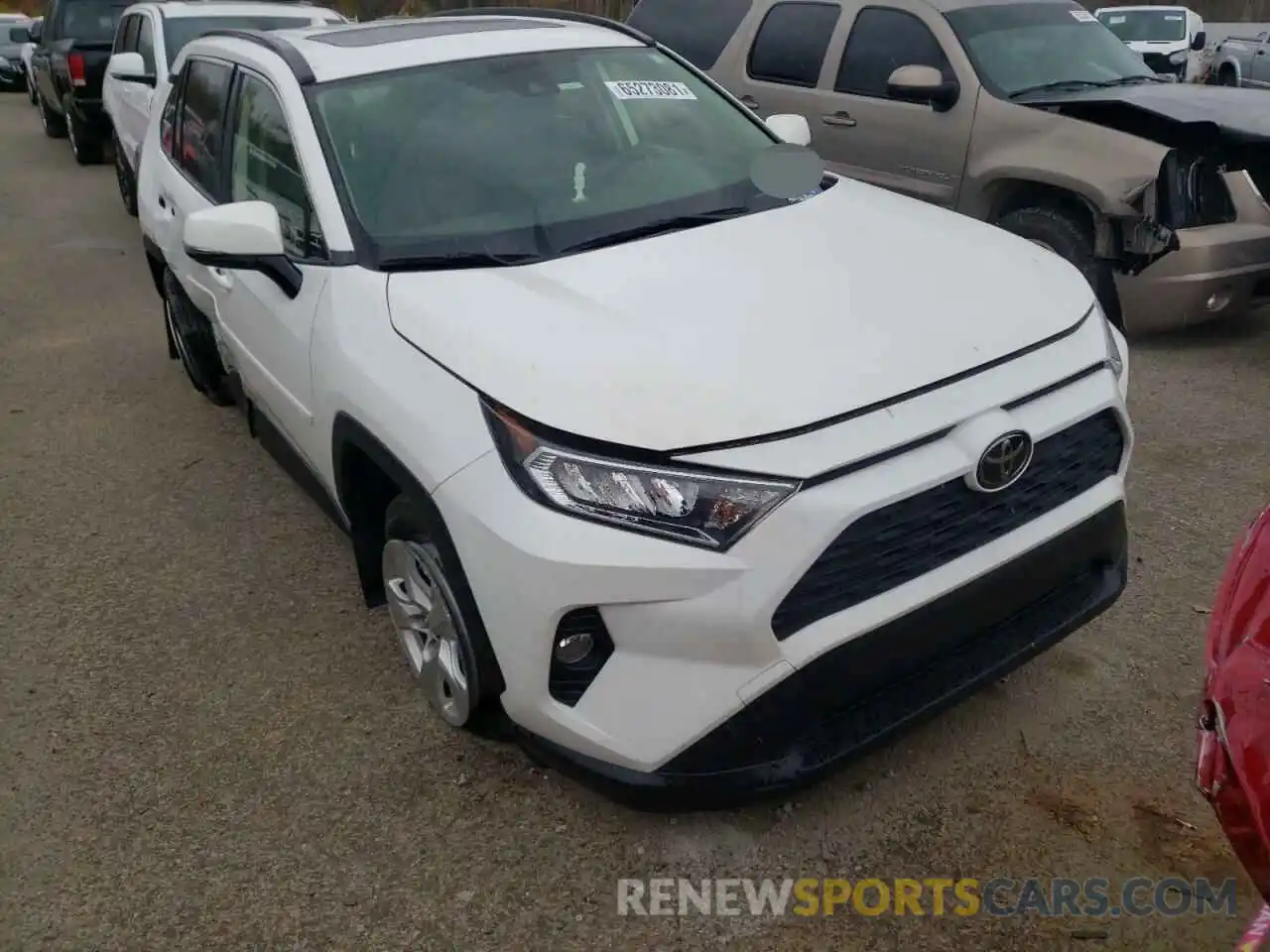 1 Photograph of a damaged car JTMP1RFVXKD008167 TOYOTA RAV4 2019