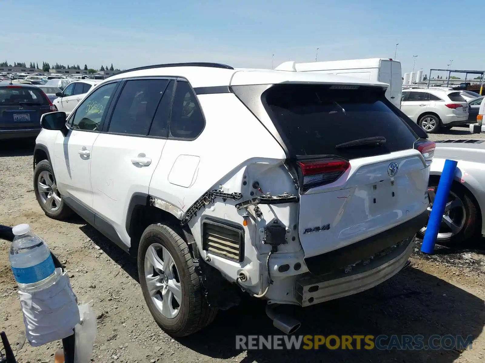 3 Photograph of a damaged car JTMP1RFVXKD011473 TOYOTA RAV4 2019