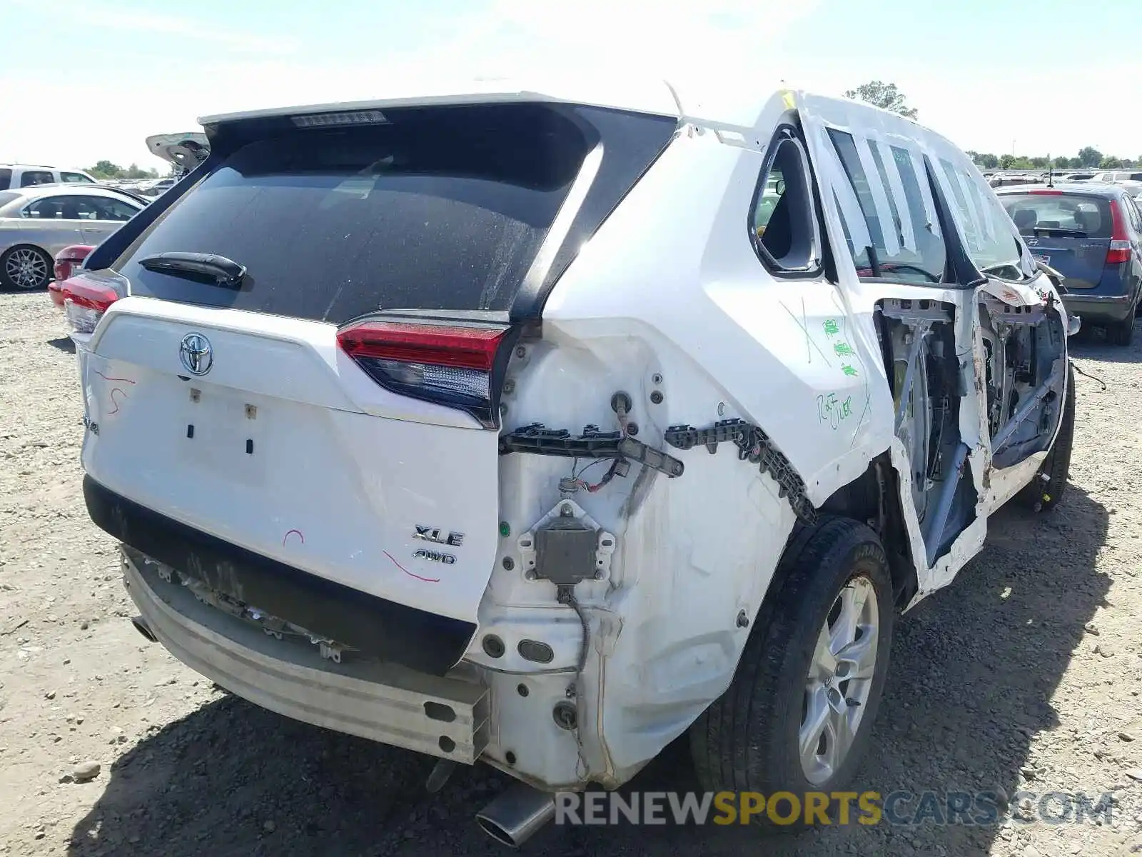 4 Photograph of a damaged car JTMP1RFVXKD011473 TOYOTA RAV4 2019