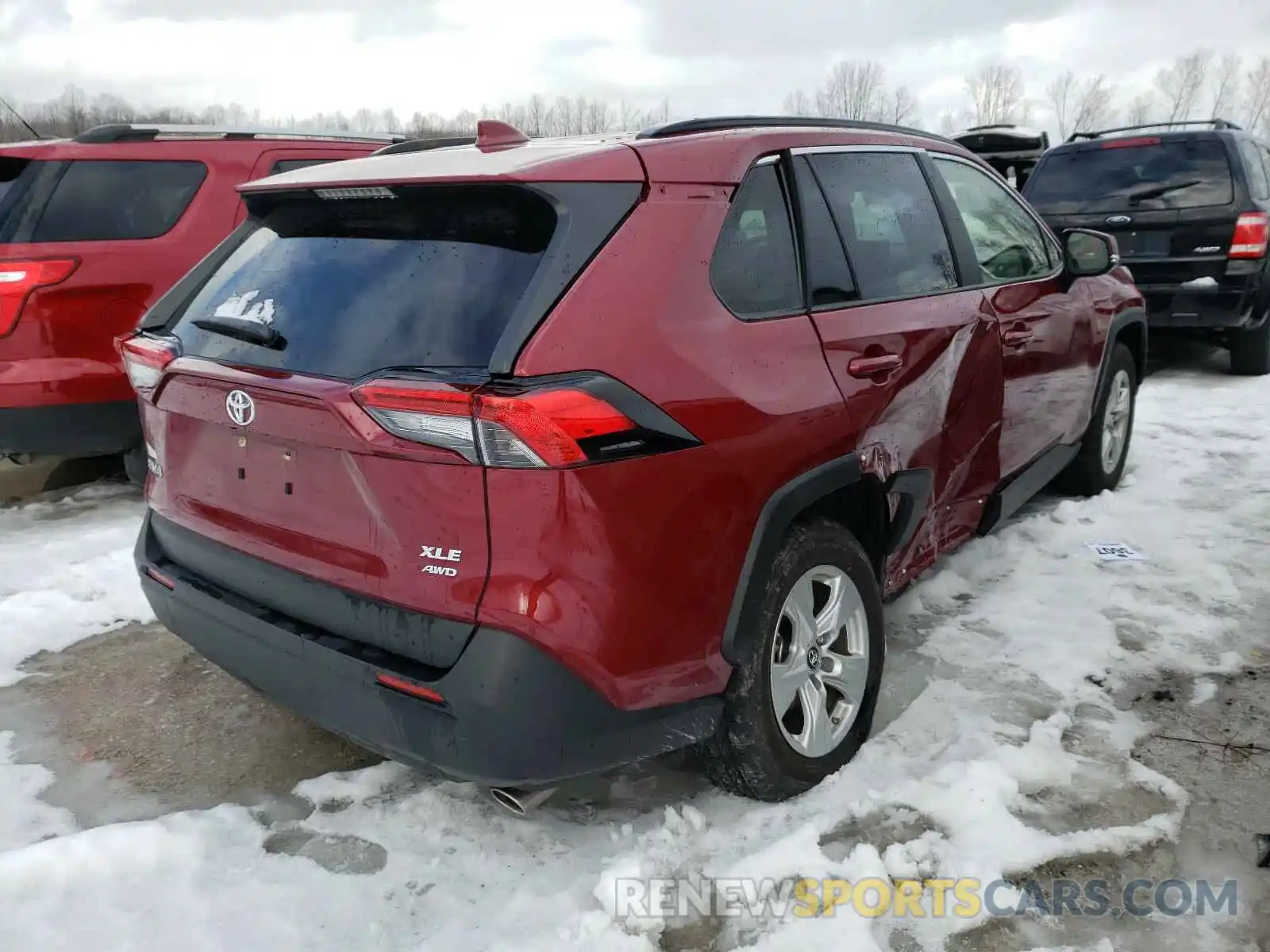 4 Photograph of a damaged car JTMP1RFVXKD011943 TOYOTA RAV4 2019