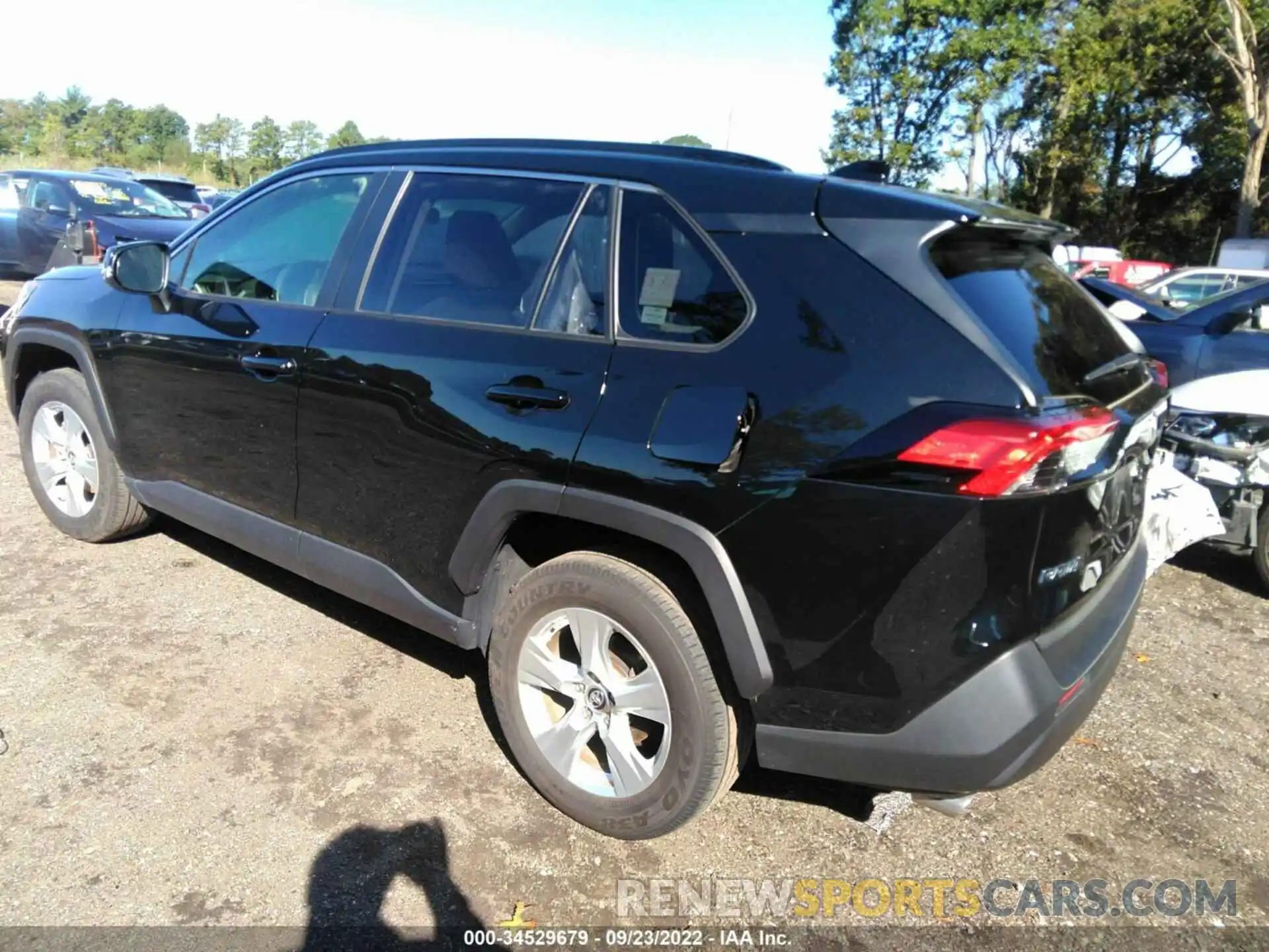 3 Photograph of a damaged car JTMP1RFVXKD016284 TOYOTA RAV4 2019