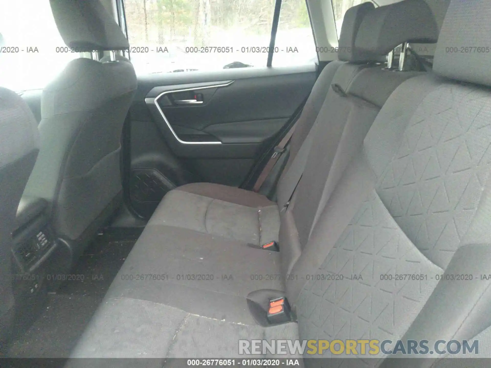 8 Photograph of a damaged car JTMP1RFVXKD017600 TOYOTA RAV4 2019