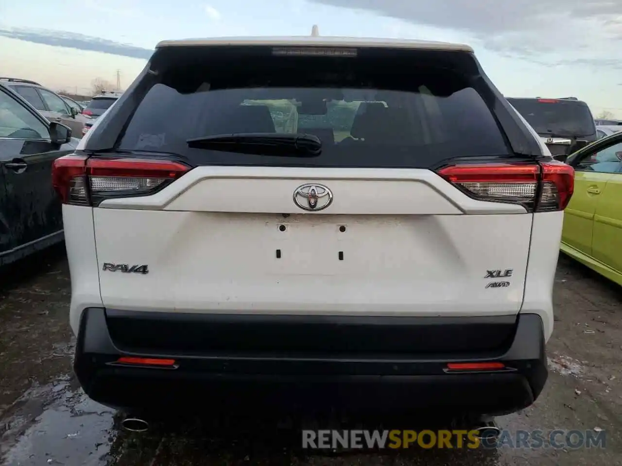 6 Photograph of a damaged car JTMP1RFVXKD022117 TOYOTA RAV4 2019